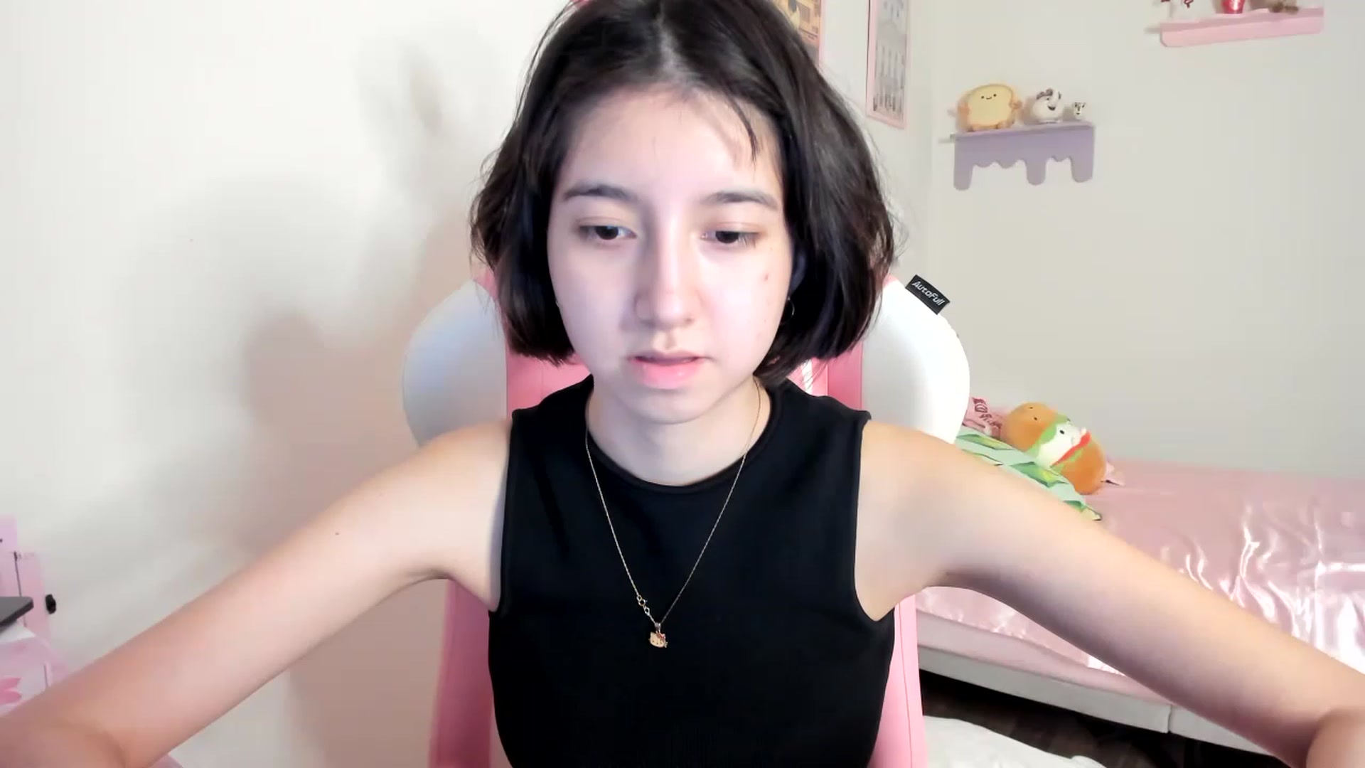 Gallery image thumbnail from Cherrycute666's myfreecams stream on, 06/13/2023, 07:43 image 2 of 20