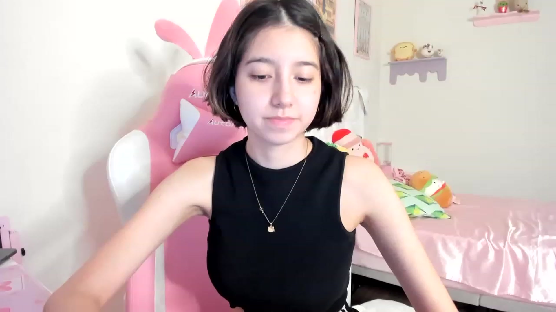 Gallery image thumbnail from Cherrycute666's myfreecams stream on, 06/13/2023, 07:43 image 3 of 20