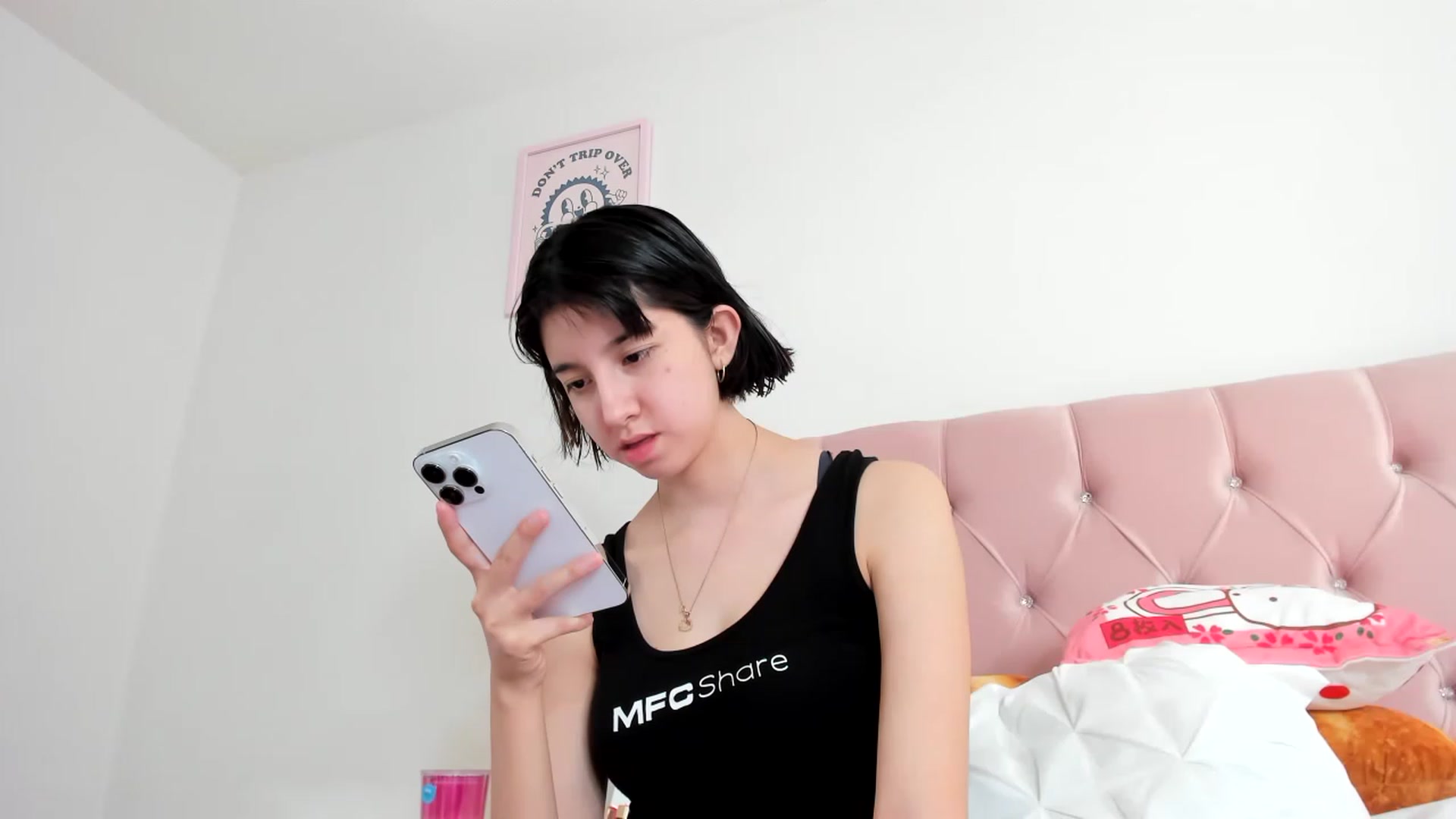 Gallery image thumbnail from Cherrycute666's myfreecams stream on, 06/13/2023, 21:22 image 9 of 20