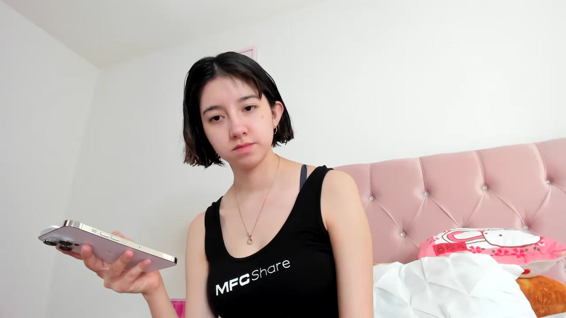 Gallery image thumbnail from Cherrycute666's myfreecams stream on, 06/13/2023, 21:22 image 4 of 20