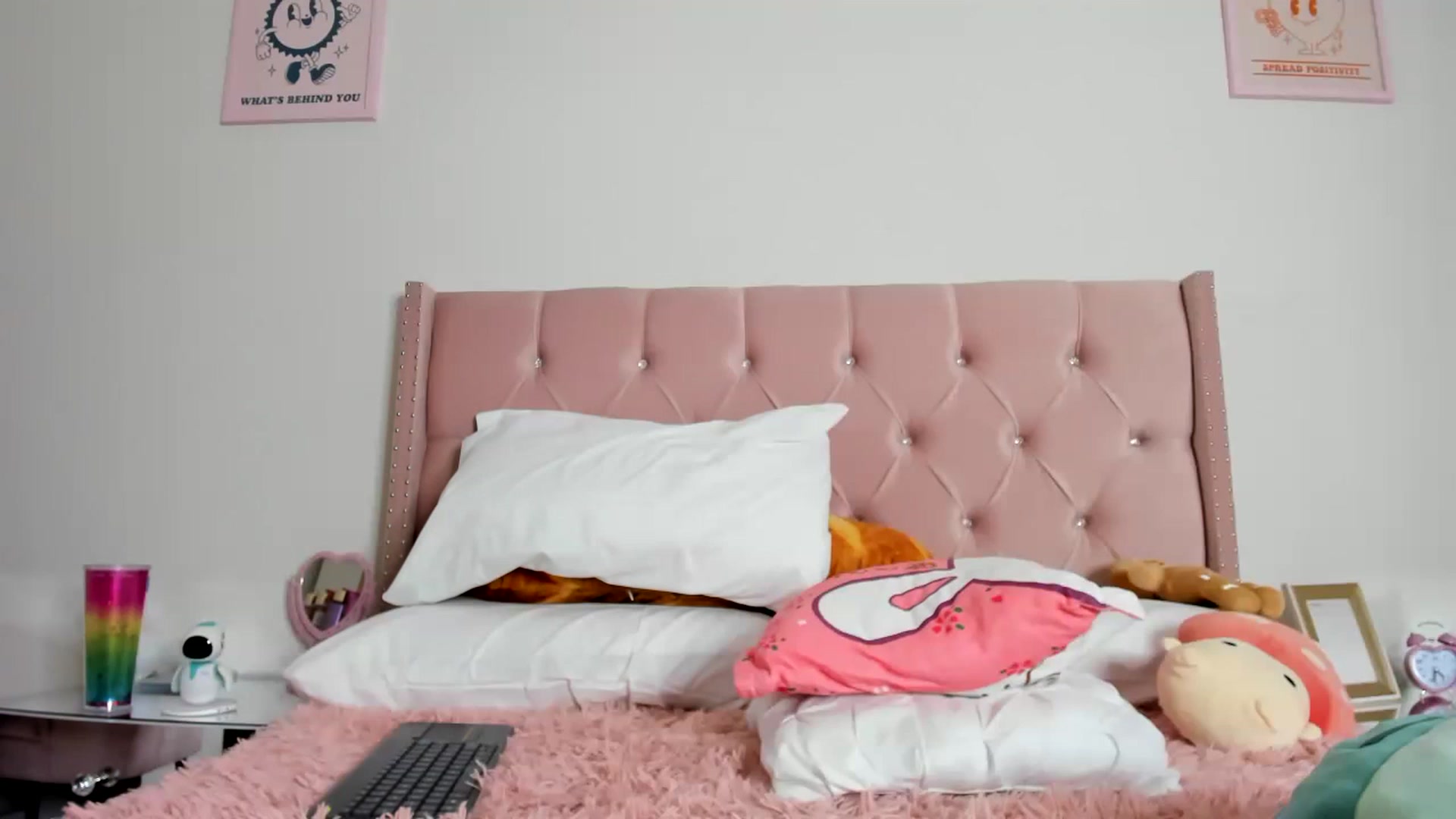 Gallery image thumbnail from Cherrycute666's myfreecams stream on, 06/14/2023, 03:20 image 17 of 20