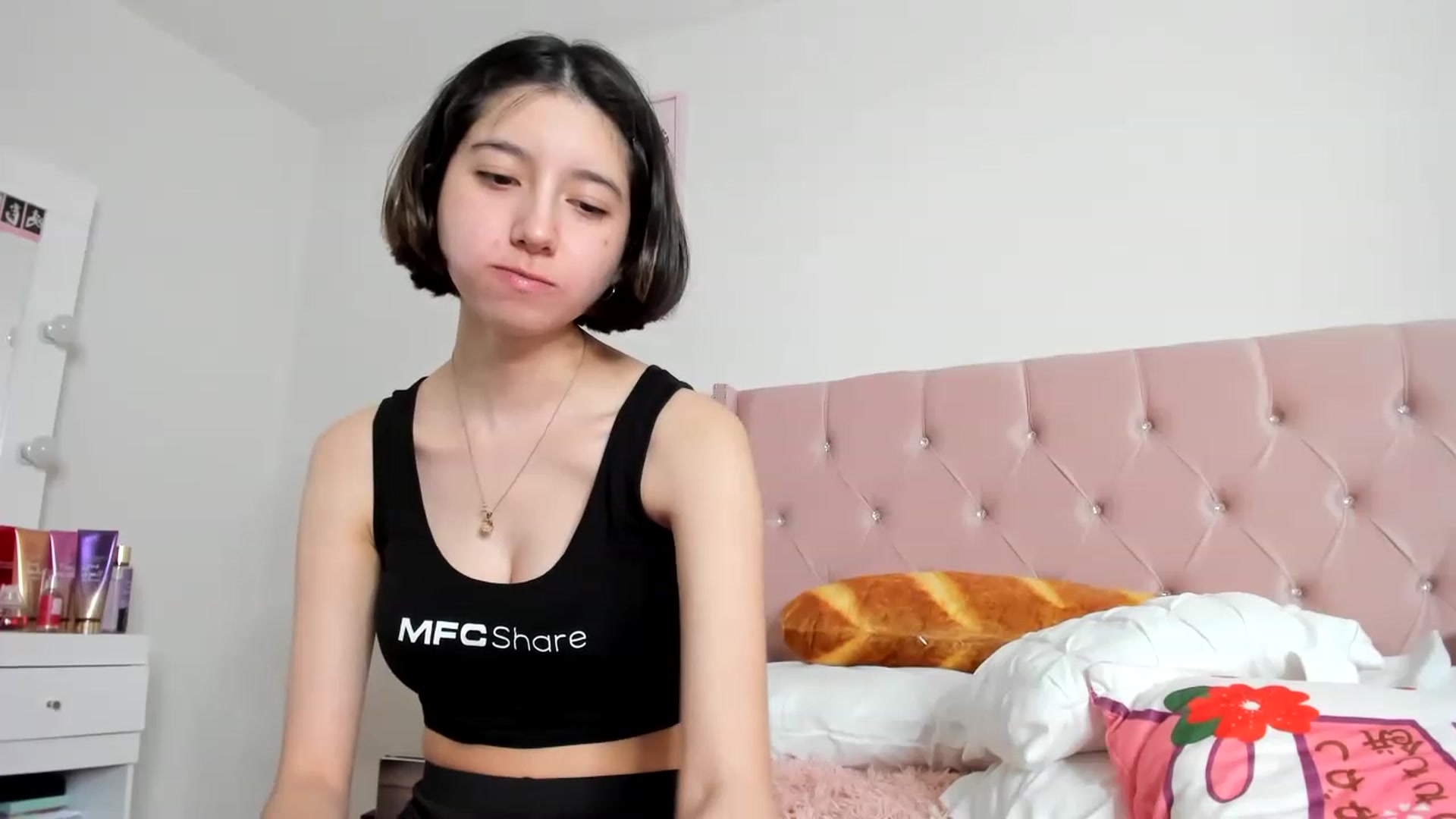Gallery image thumbnail from Cherrycute666's myfreecams stream on, 06/14/2023, 06:50 image 20 of 20