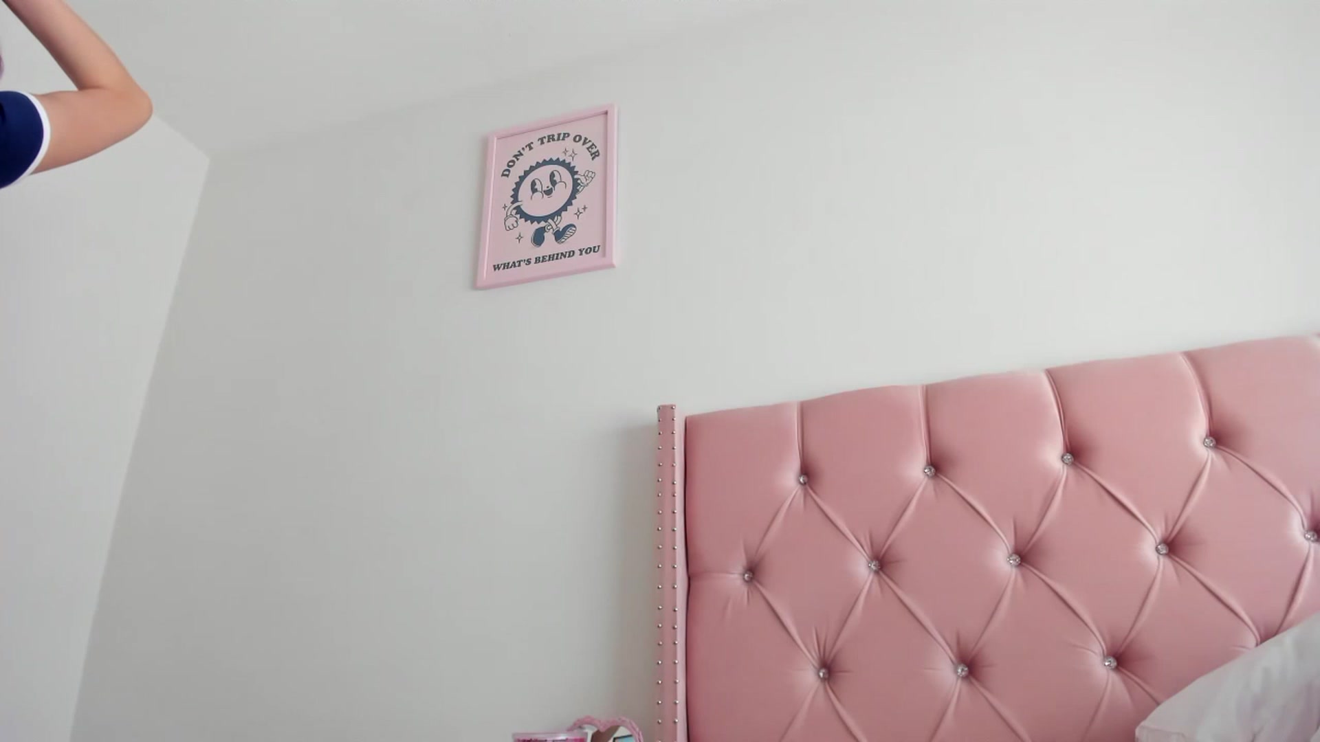 Gallery image thumbnail from Cherrycute666's myfreecams stream on, 06/14/2023, 16:39 image 11 of 20