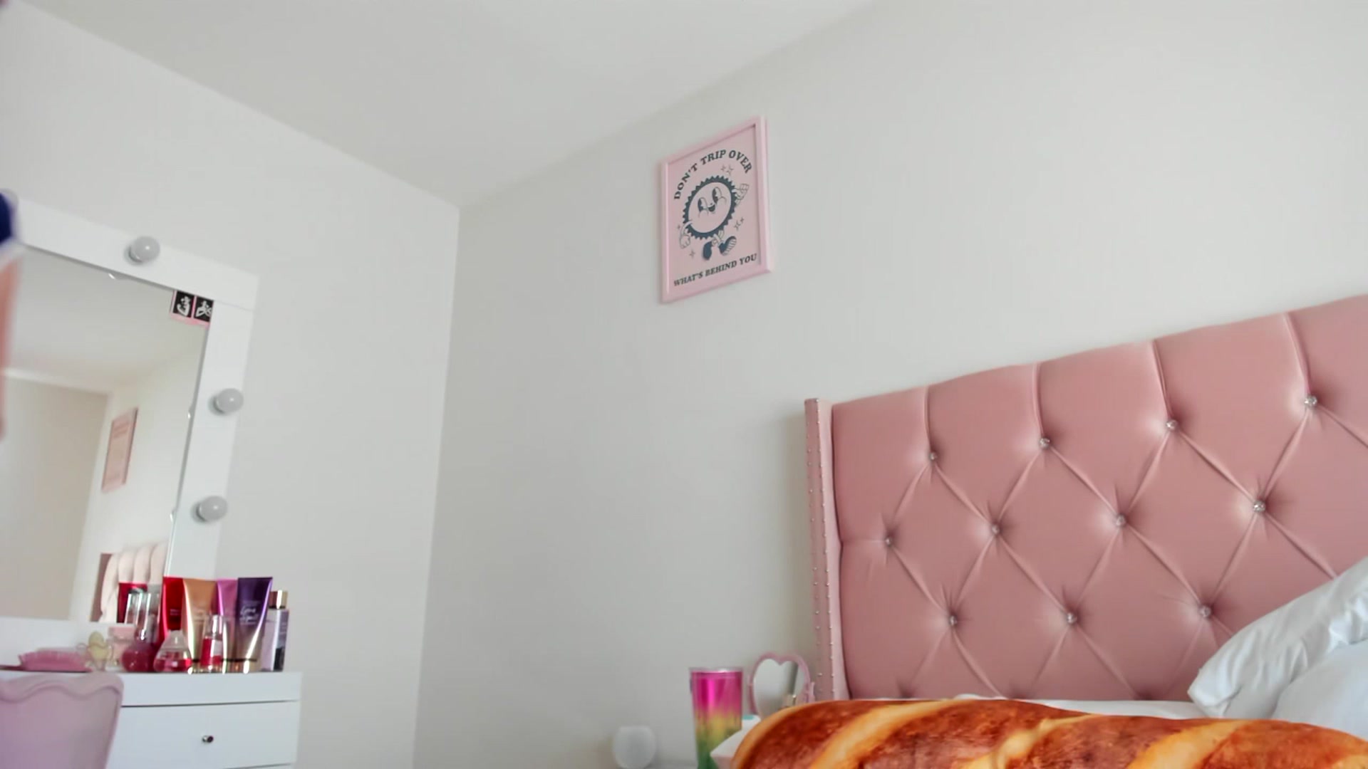 Gallery image thumbnail from Cherrycute666's myfreecams stream on, 06/14/2023, 16:39 image 3 of 20
