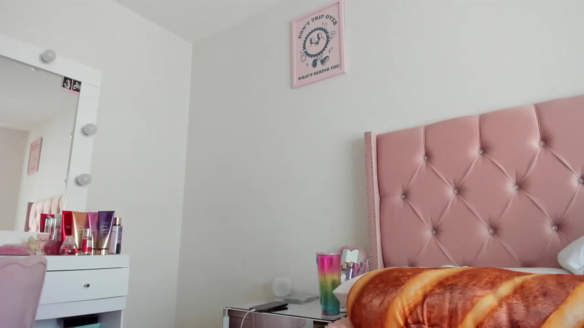 Gallery image thumbnail from Cherrycute666's myfreecams stream on, 06/14/2023, 16:39 image 6 of 20