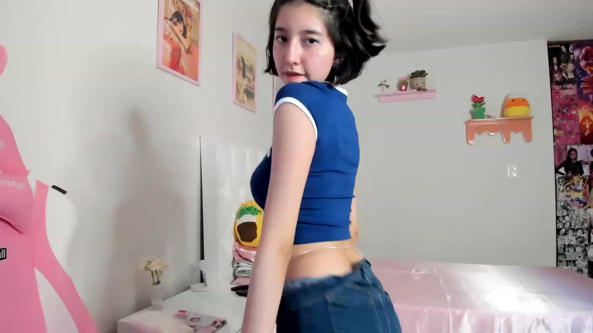 Gallery image thumbnail from Cherrycute666's myfreecams stream on, 06/15/2023, 01:31 image 2 of 20