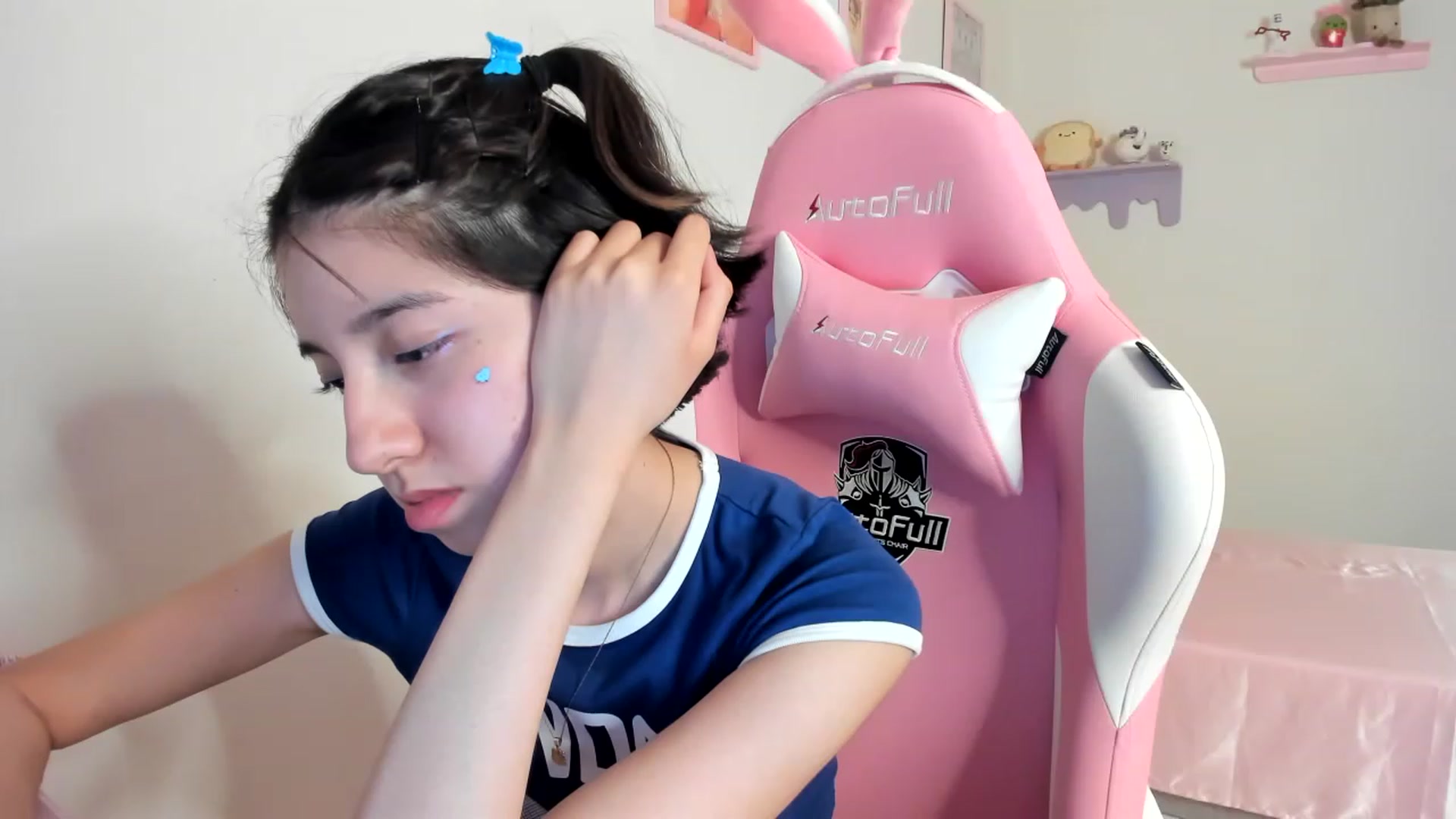 Gallery image thumbnail from Cherrycute666's myfreecams stream on, 06/15/2023, 05:45 image 4 of 20