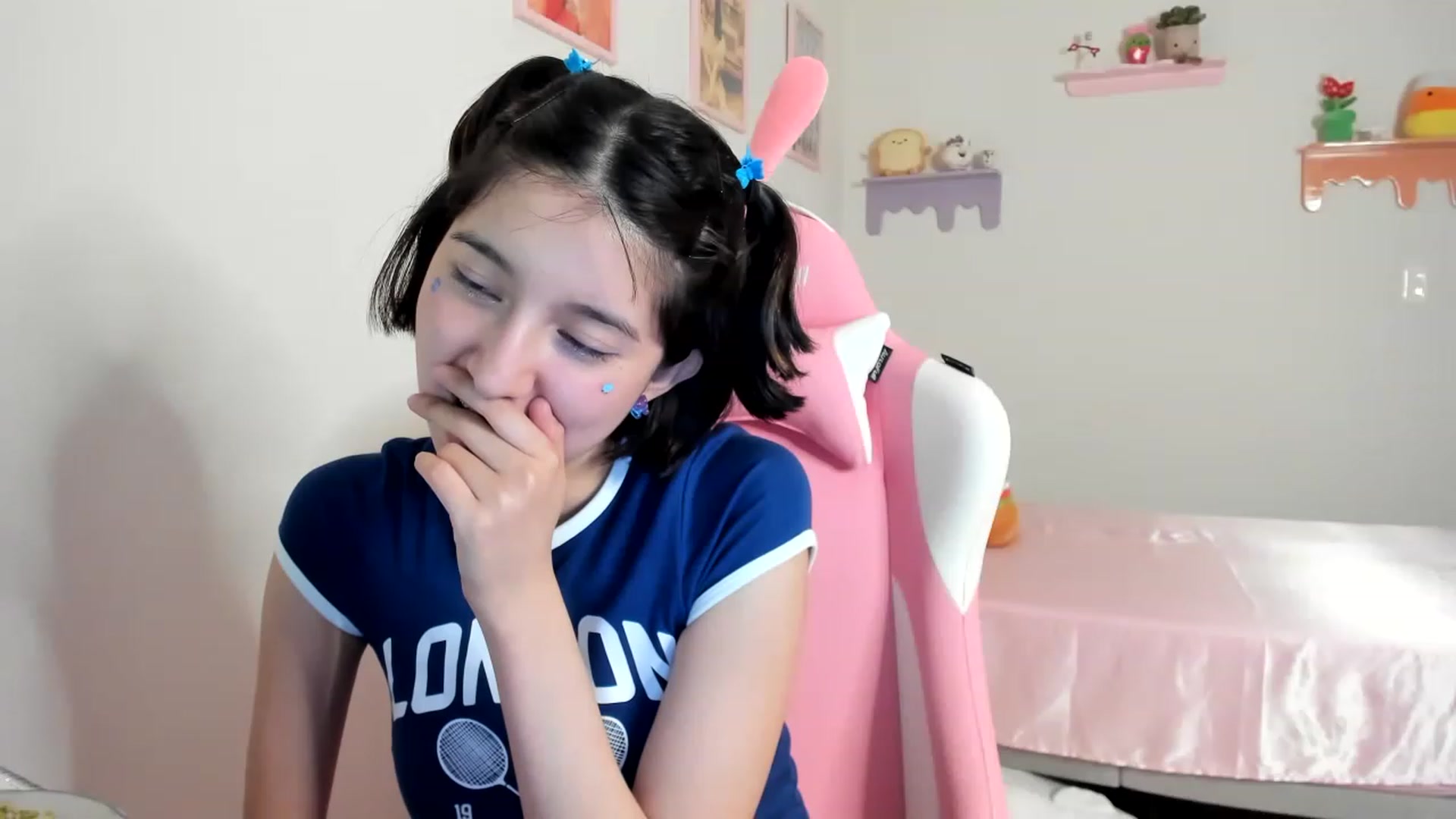 Gallery image thumbnail from Cherrycute666's myfreecams stream on, 06/15/2023, 05:45 image 18 of 20