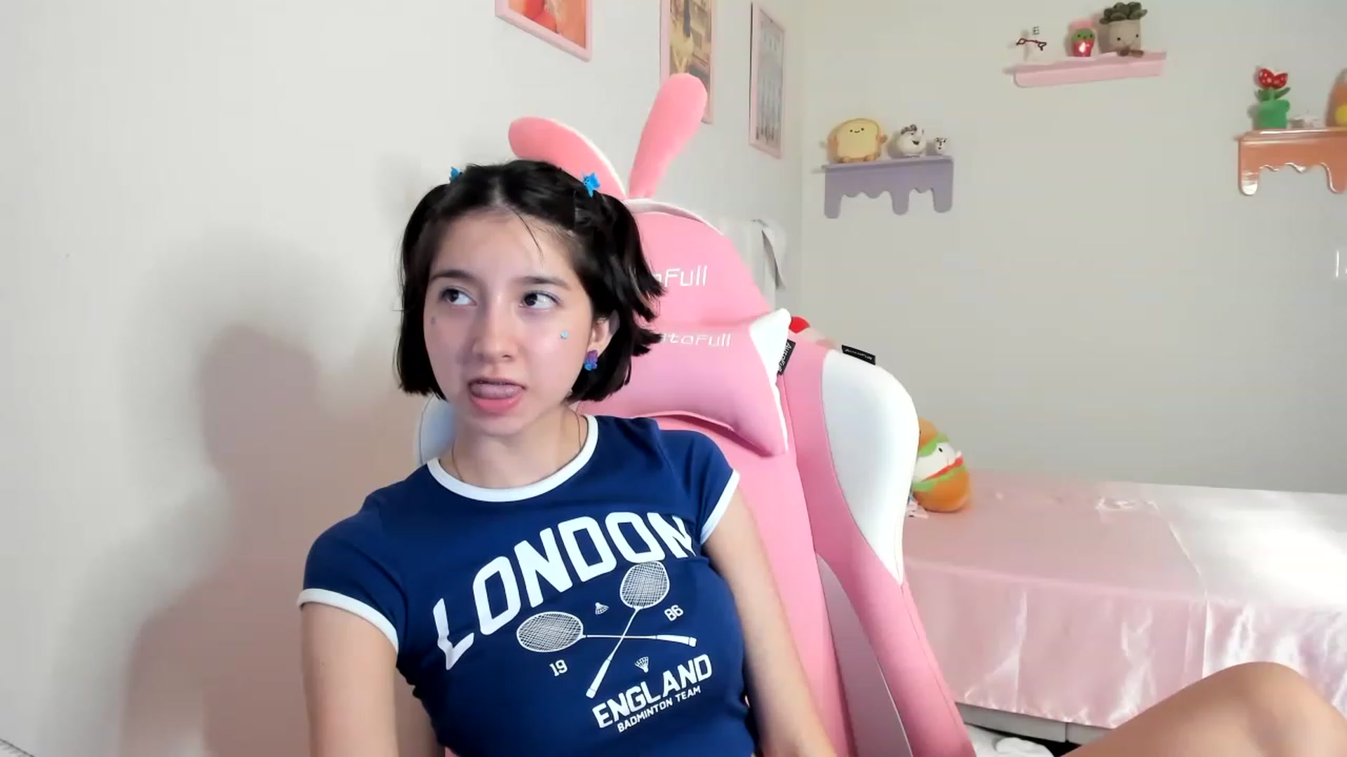 Gallery image thumbnail from Cherrycute666's myfreecams stream on, 06/15/2023, 10:01 image 3 of 20
