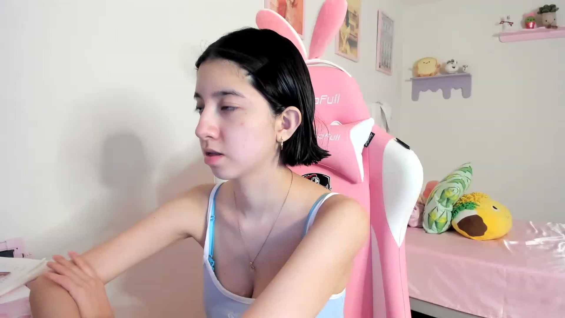 Gallery image thumbnail from Cherrycute666's myfreecams stream on, 06/16/2023, 09:40 image 8 of 20