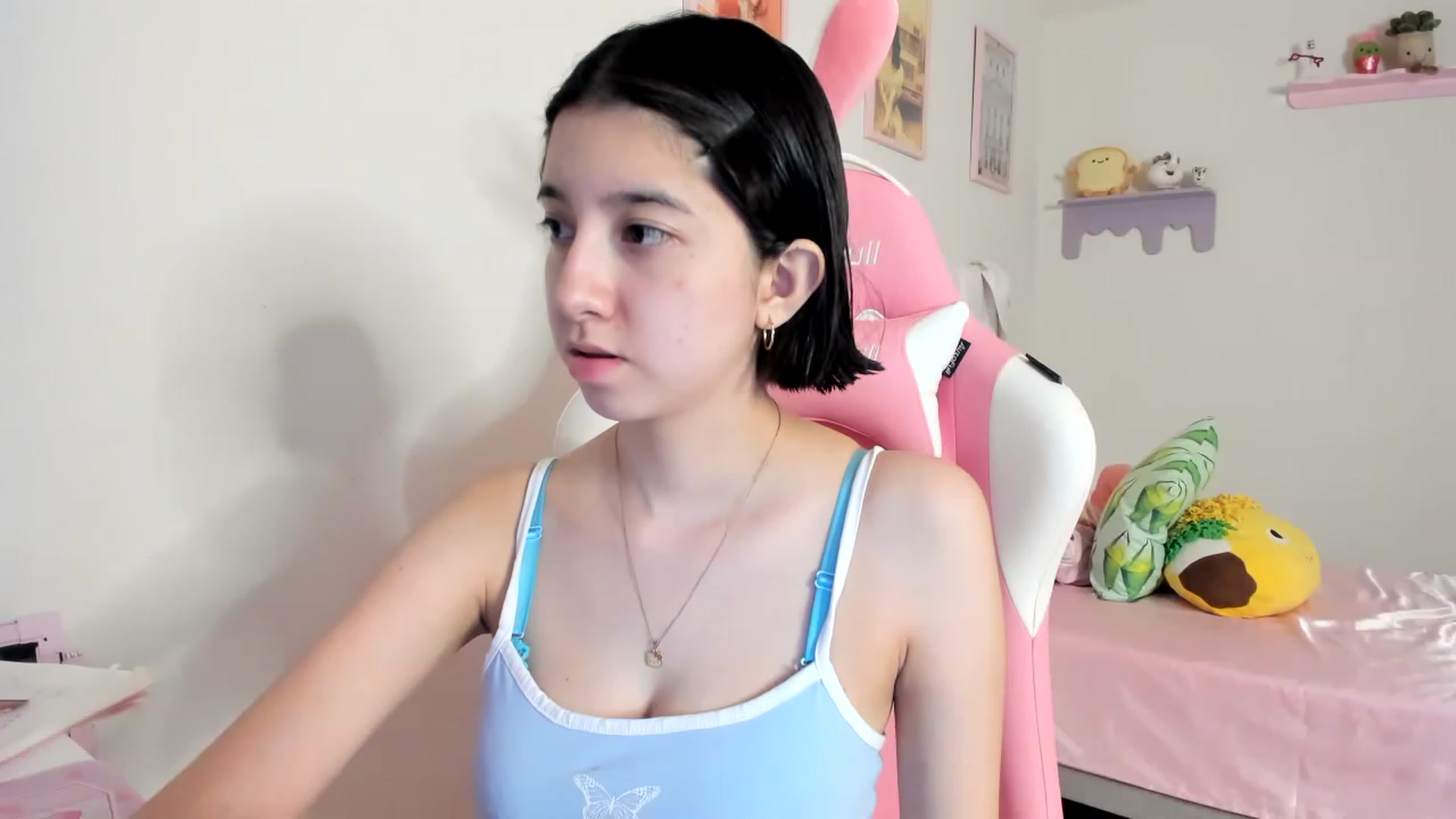 Gallery image thumbnail from Cherrycute666's myfreecams stream on, 06/16/2023, 09:40 image 11 of 20