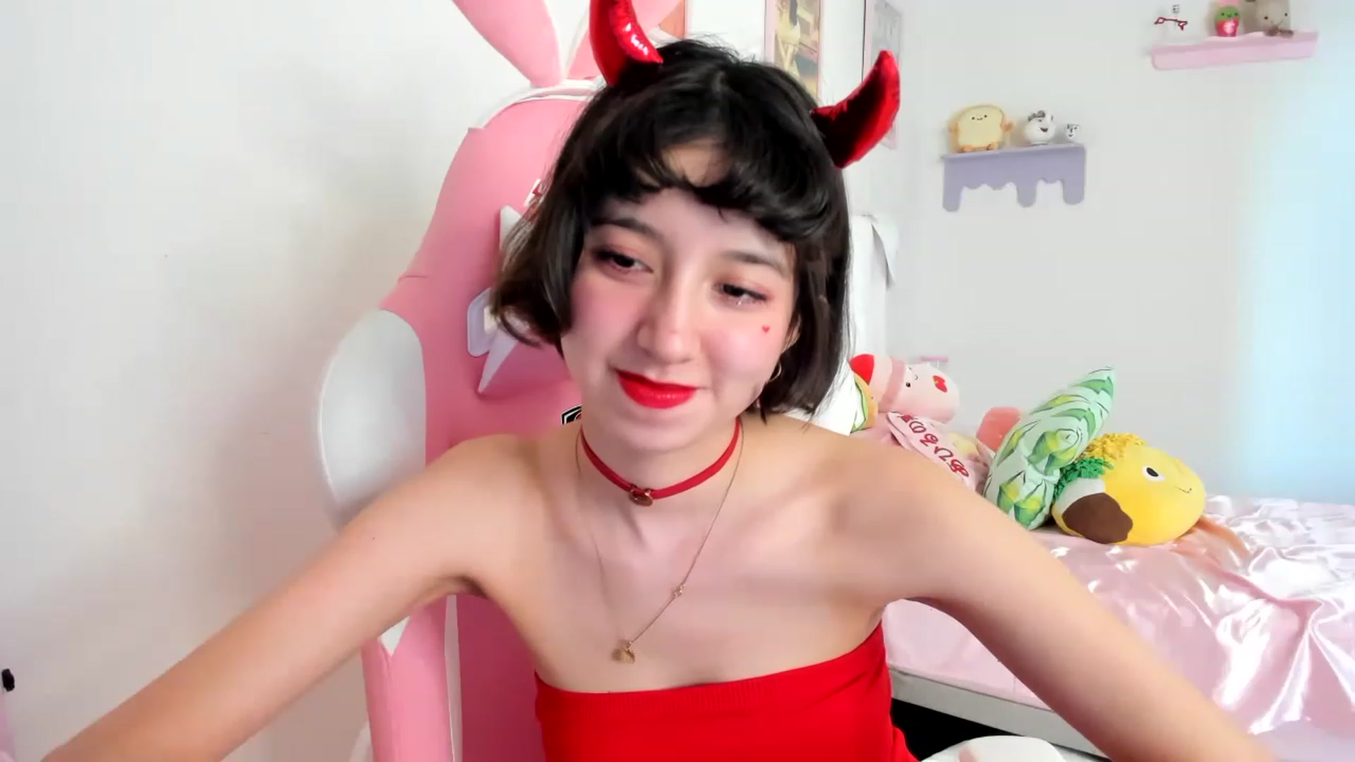 Gallery image thumbnail from Cherrycute666's myfreecams stream on, 06/17/2023, 24:01 image 16 of 20