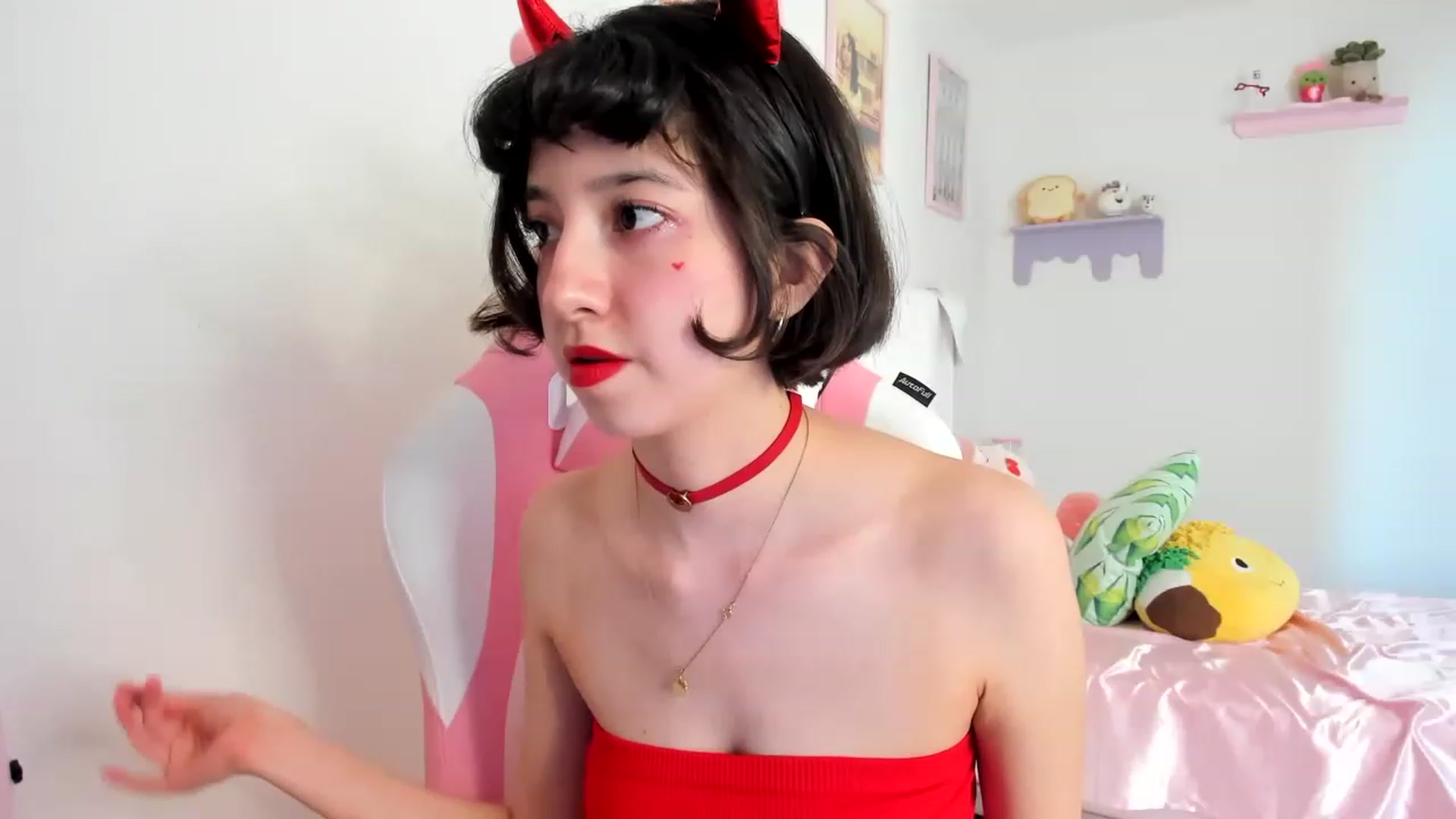 Gallery image thumbnail from Cherrycute666's myfreecams stream on, 06/17/2023, 24:01 image 17 of 20