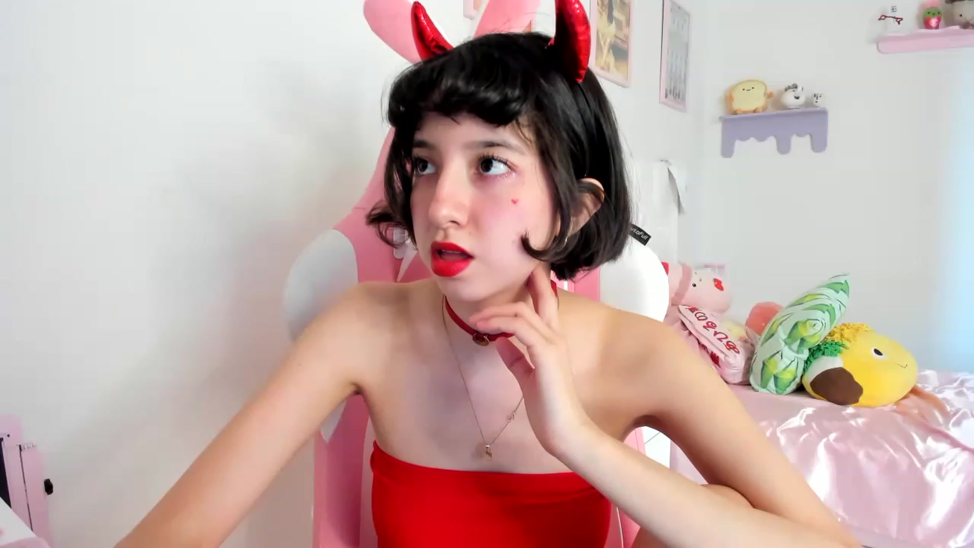 Gallery image thumbnail from Cherrycute666's myfreecams stream on, 06/17/2023, 24:01 image 11 of 20