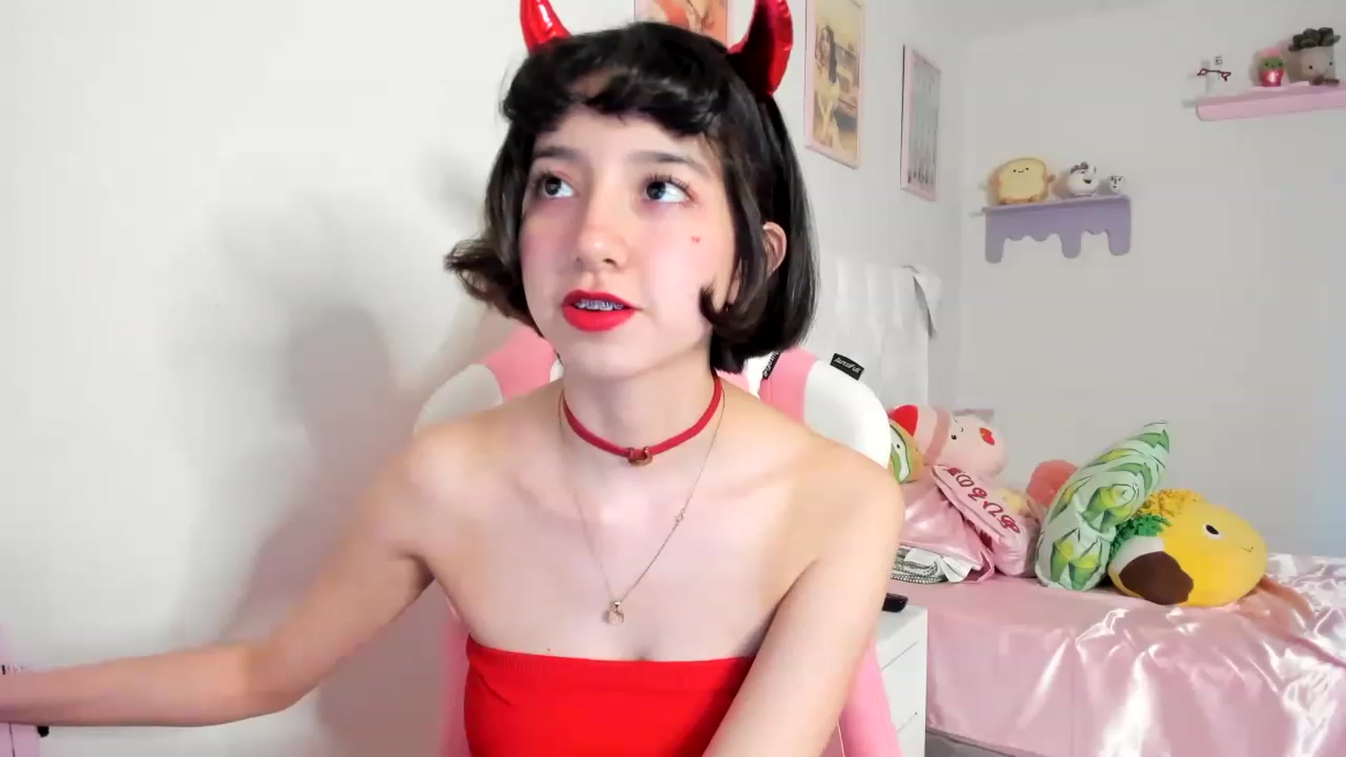 Gallery image thumbnail from Cherrycute666's myfreecams stream on, 06/17/2023, 01:03 image 19 of 20