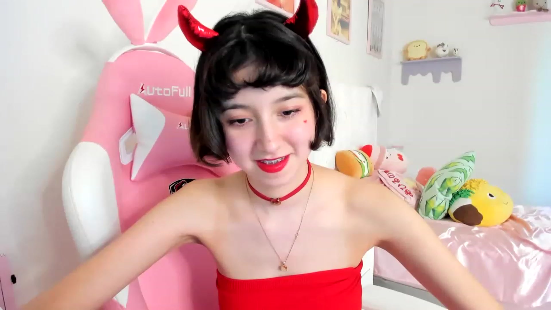 Gallery image thumbnail from Cherrycute666's myfreecams stream on, 06/17/2023, 01:03 image 8 of 20