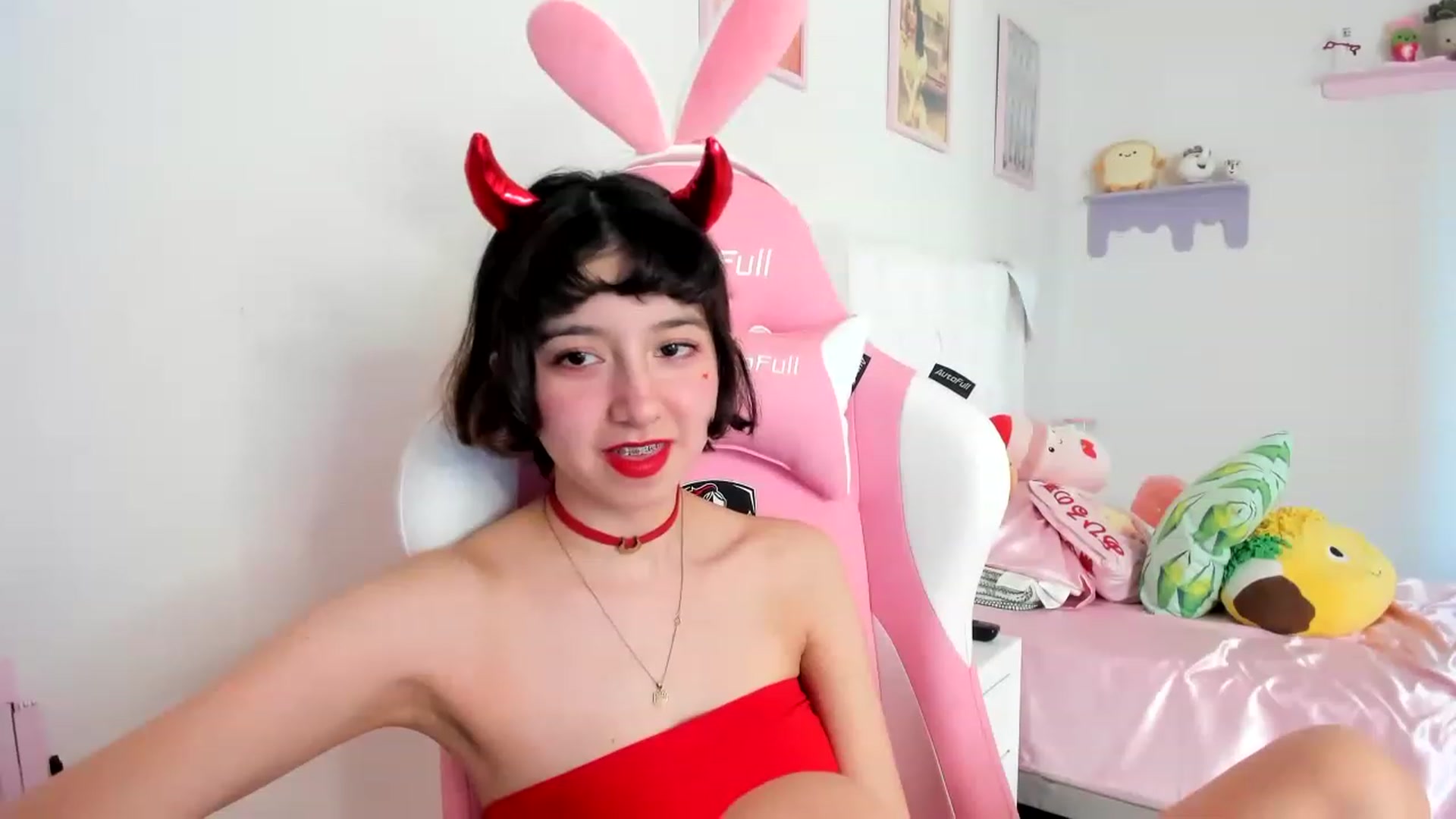 Gallery image thumbnail from Cherrycute666's myfreecams stream on, 06/17/2023, 01:03 image 2 of 20