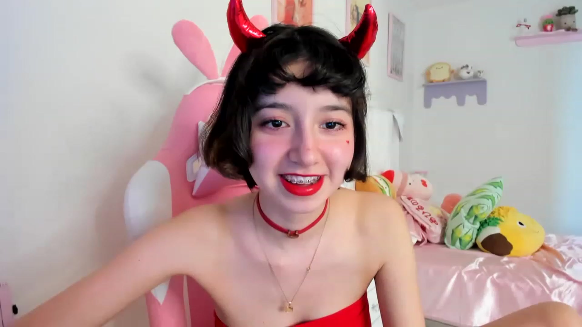 Gallery image thumbnail from Cherrycute666's myfreecams stream on, 06/17/2023, 01:03 image 6 of 20