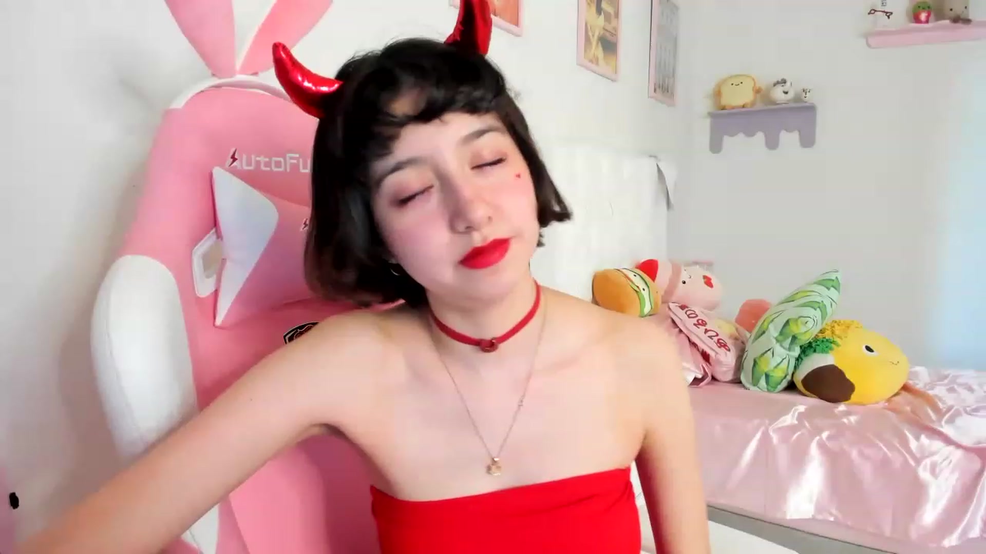 Gallery image thumbnail from Cherrycute666's myfreecams stream on, 06/17/2023, 01:03 image 9 of 20
