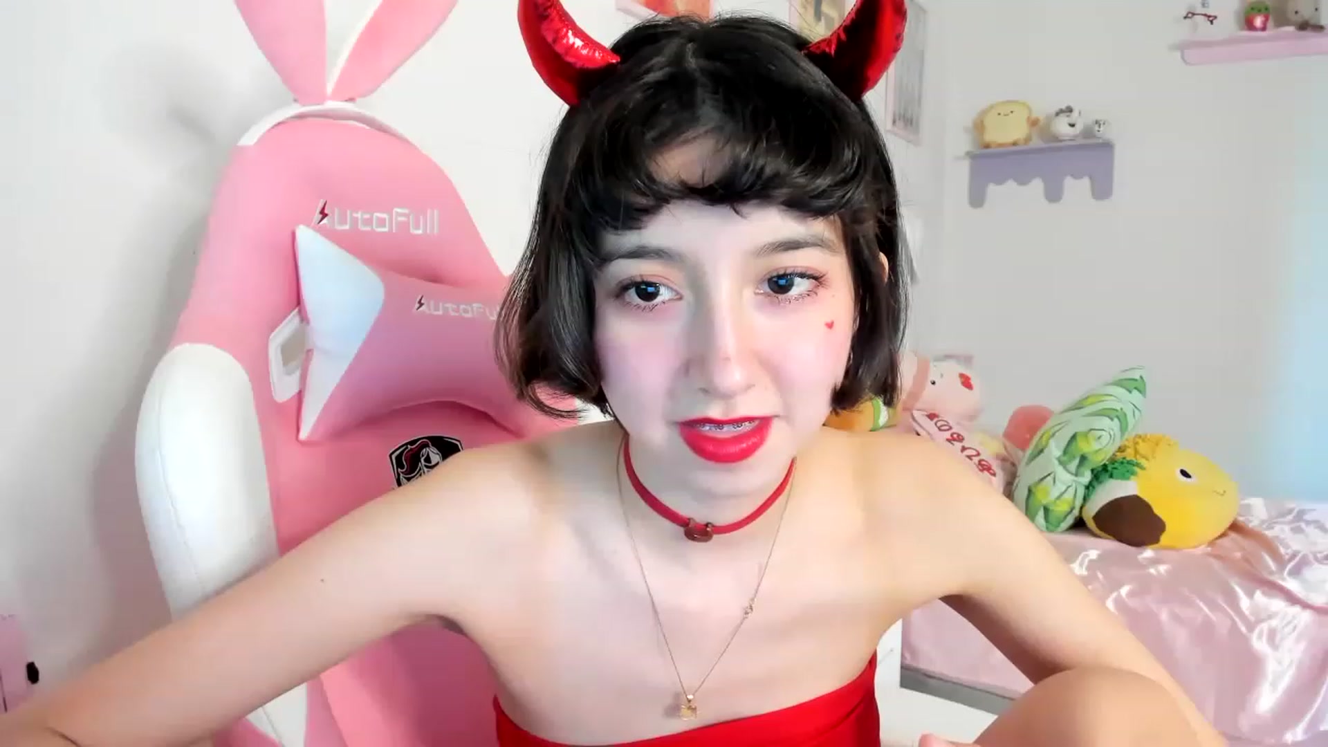 Gallery image thumbnail from Cherrycute666's myfreecams stream on, 06/17/2023, 01:03 image 11 of 20