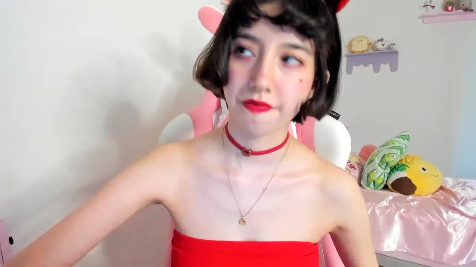 Gallery image thumbnail from Cherrycute666's myfreecams stream on, 06/17/2023, 01:03 image 13 of 20