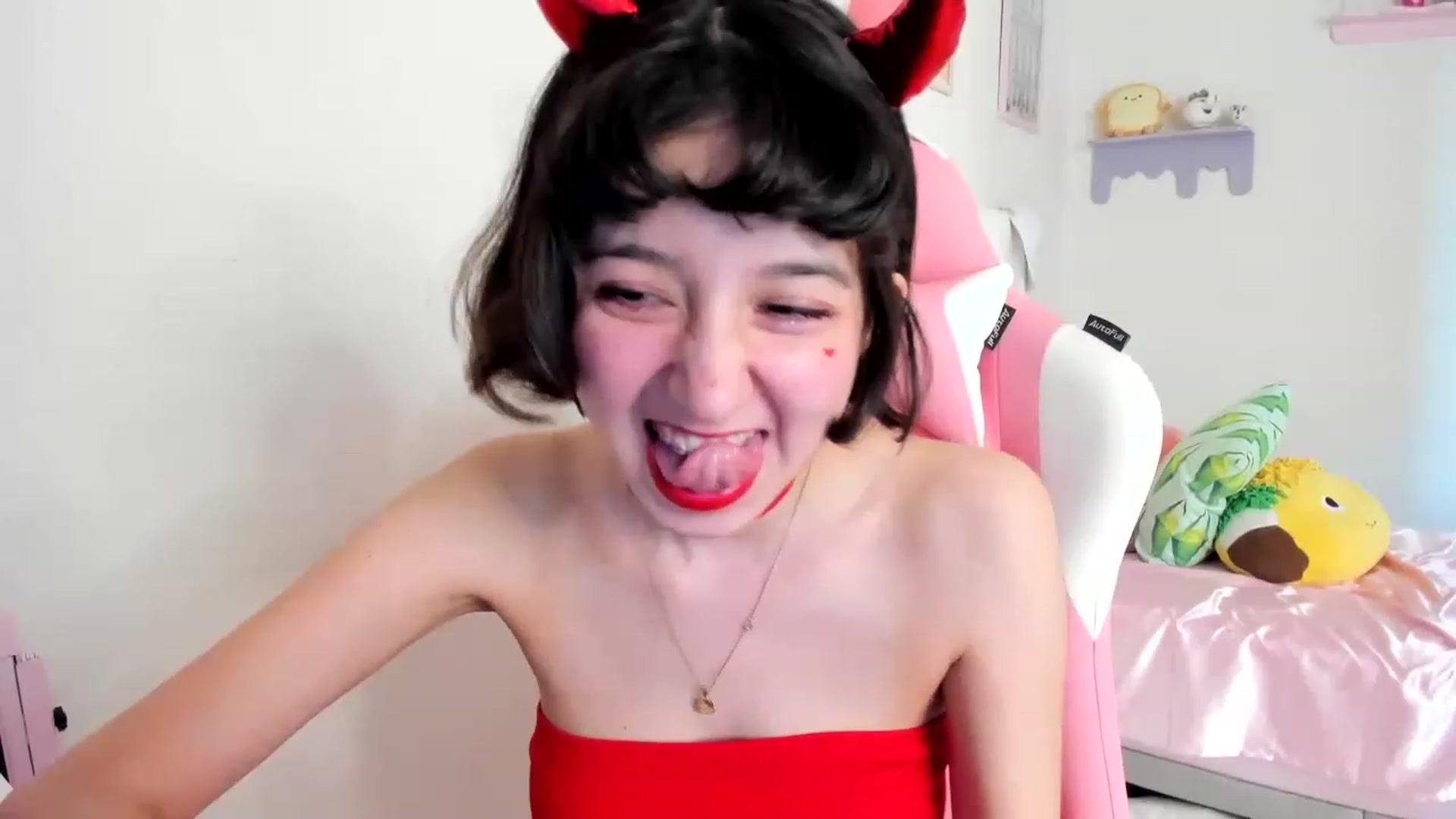 Gallery image thumbnail from Cherrycute666's myfreecams stream on, 06/17/2023, 01:03 image 5 of 20