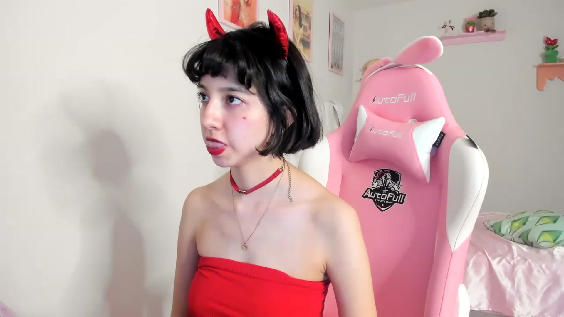 Gallery image thumbnail from Cherrycute666's myfreecams stream on, 06/17/2023, 11:21 image 16 of 20