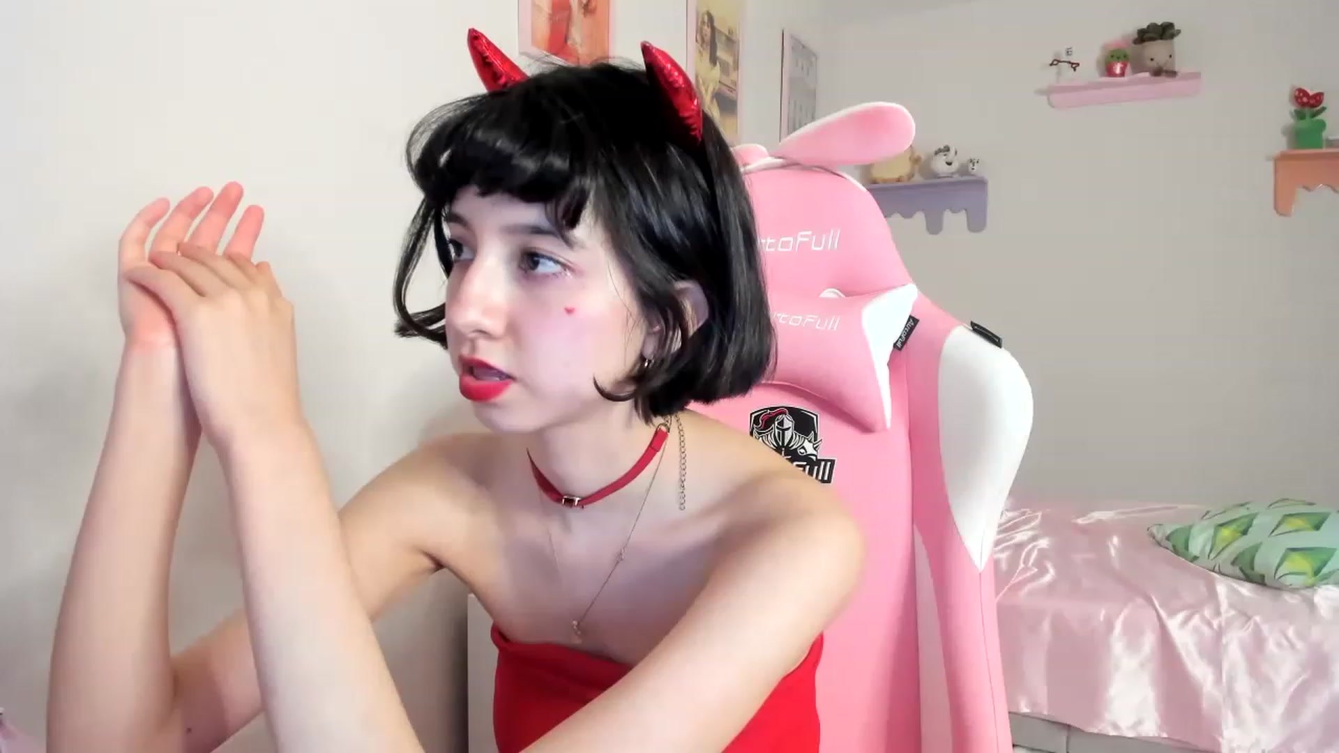 Gallery image thumbnail from Cherrycute666's myfreecams stream on, 06/17/2023, 11:21 image 13 of 20