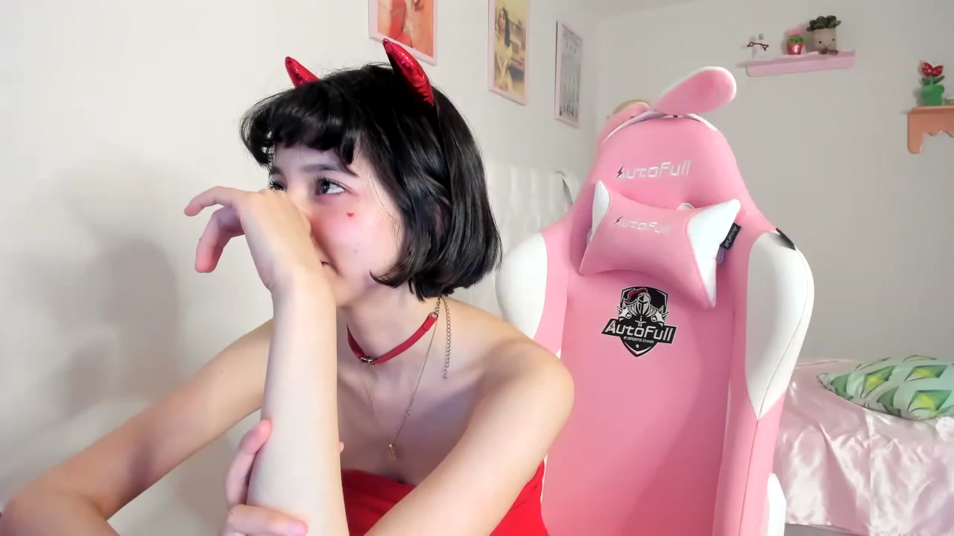 Gallery image thumbnail from Cherrycute666's myfreecams stream on, 06/17/2023, 11:21 image 15 of 20