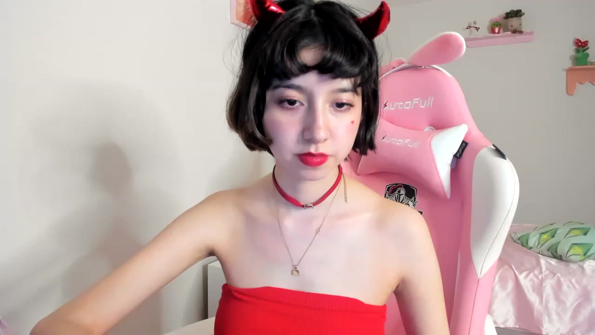 Gallery image thumbnail from Cherrycute666's myfreecams stream on, 06/17/2023, 11:21 image 14 of 20