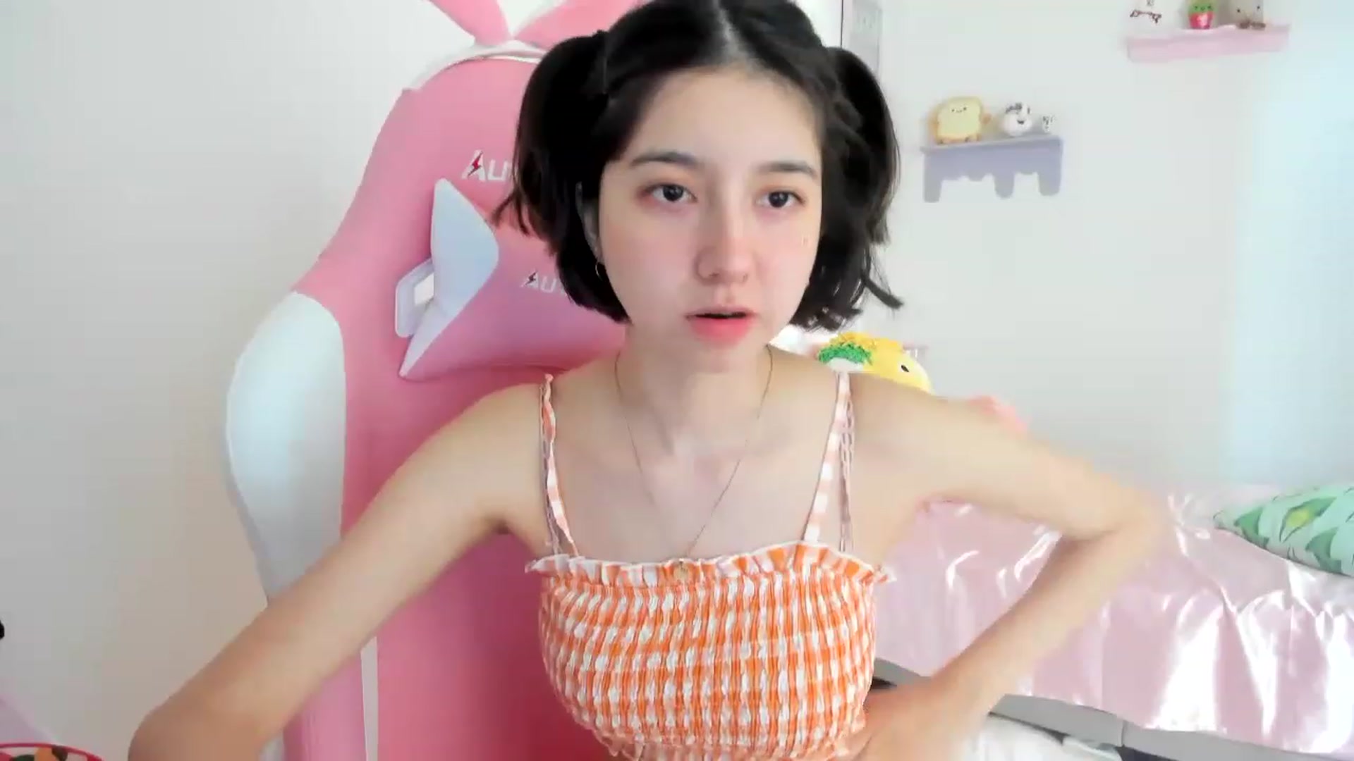 Gallery image thumbnail from Cherrycute666's myfreecams stream on, 06/17/2023, 23:00 image 10 of 20