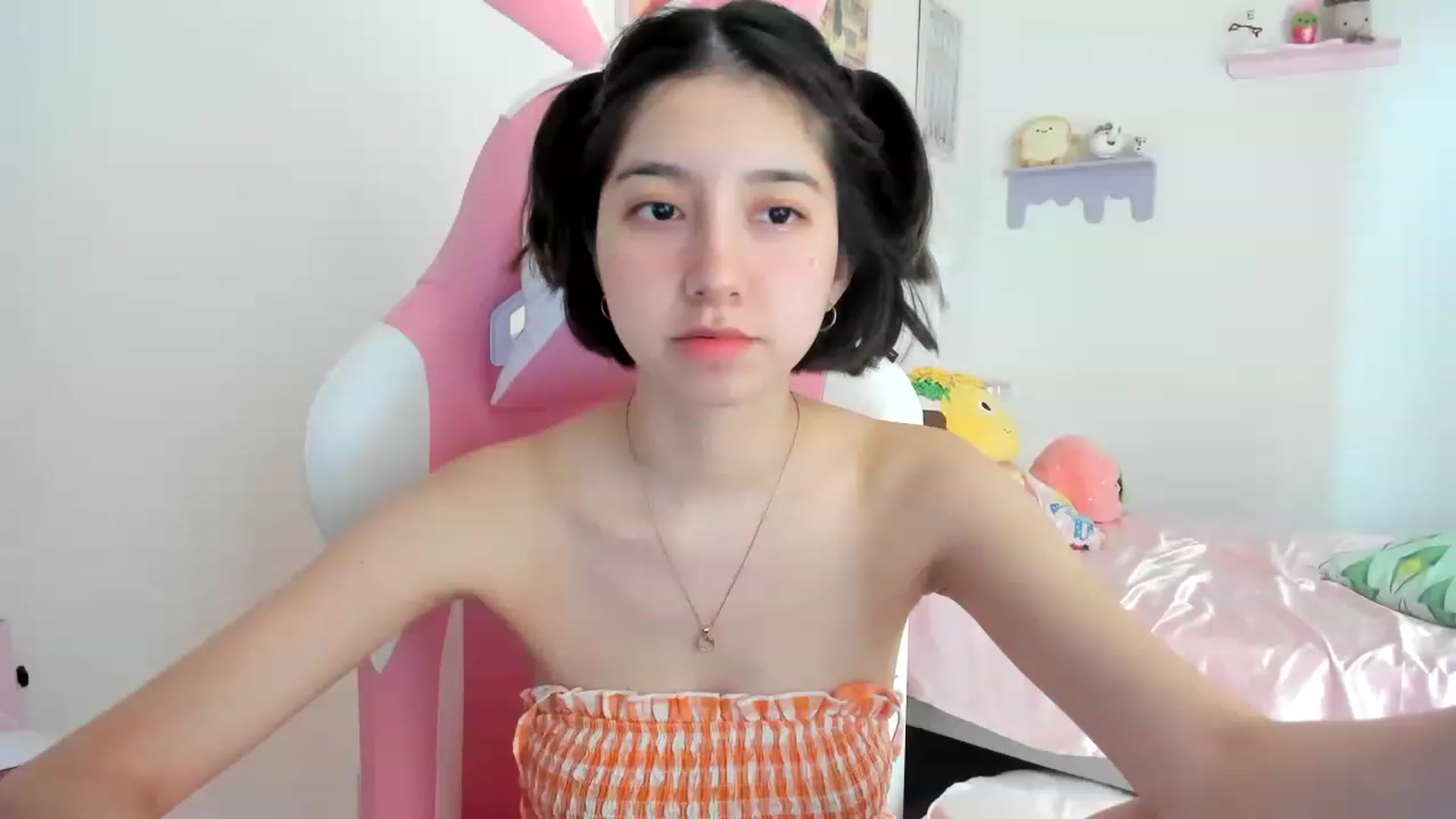 Gallery image thumbnail from Cherrycute666's myfreecams stream on, 06/17/2023, 23:00 image 20 of 20