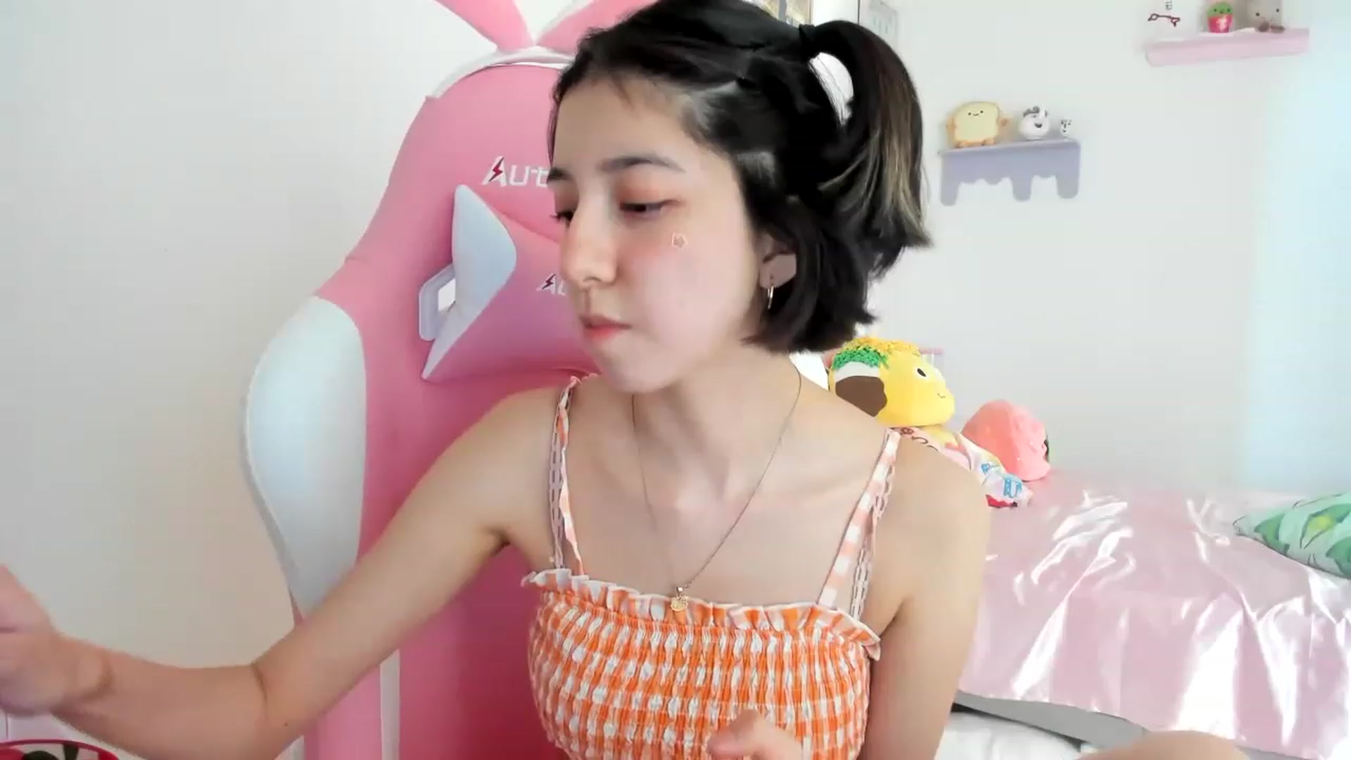 Gallery image thumbnail from Cherrycute666's myfreecams stream on, 06/17/2023, 23:00 image 11 of 20