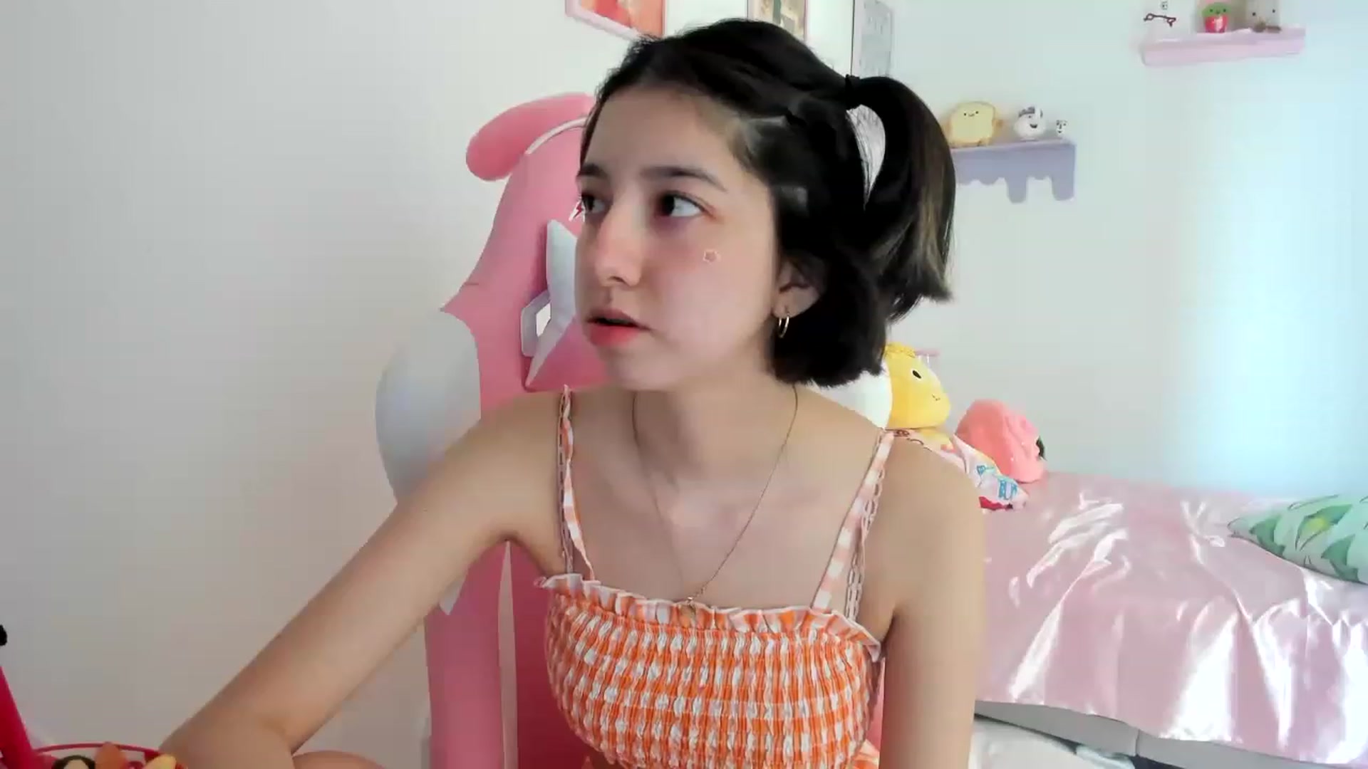 Gallery image thumbnail from Cherrycute666's myfreecams stream on, 06/17/2023, 23:00 image 2 of 20