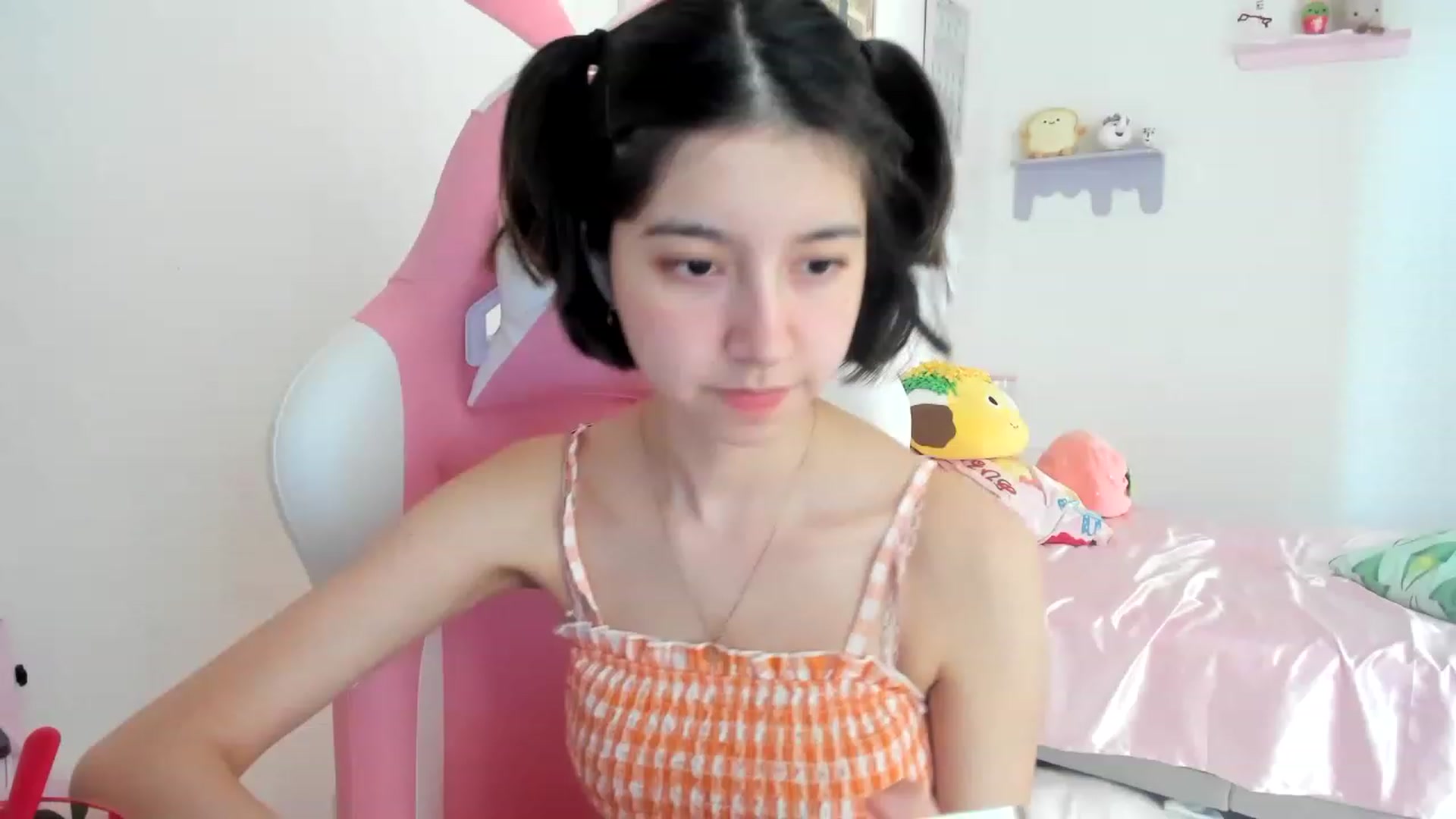 Gallery image thumbnail from Cherrycute666's myfreecams stream on, 06/17/2023, 23:00 image 12 of 20