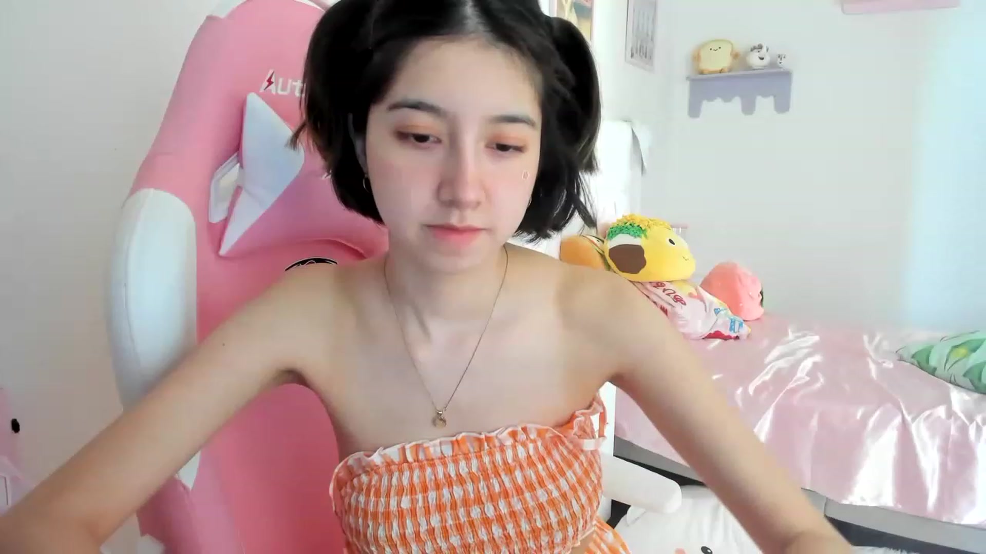 Gallery image thumbnail from Cherrycute666's myfreecams stream on, 06/17/2023, 23:00 image 17 of 20