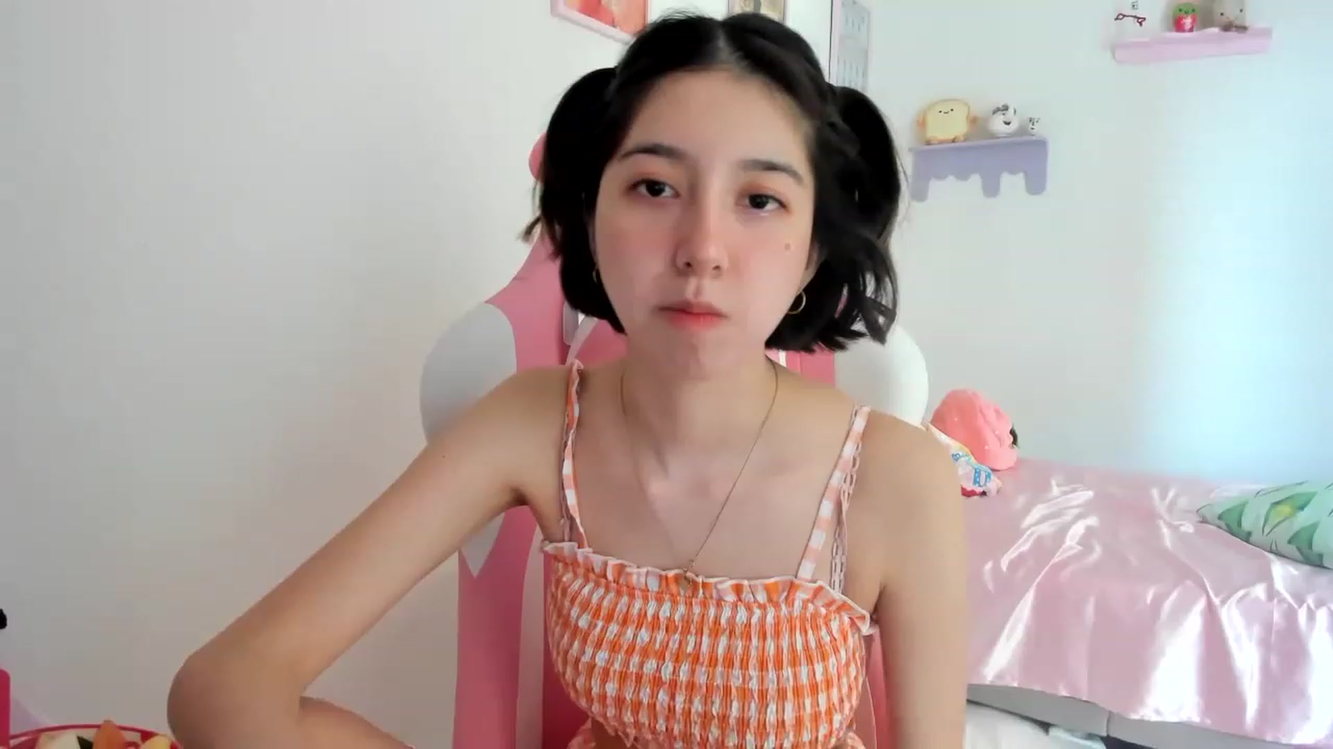 Gallery image thumbnail from Cherrycute666's myfreecams stream on, 06/17/2023, 23:00 image 1 of 20