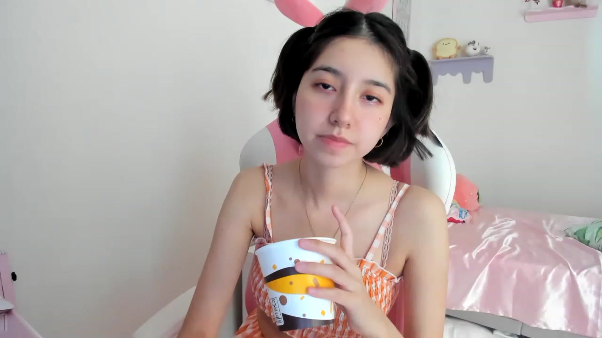 Gallery image thumbnail from Cherrycute666's myfreecams stream on, 06/18/2023, 24:02 image 15 of 20