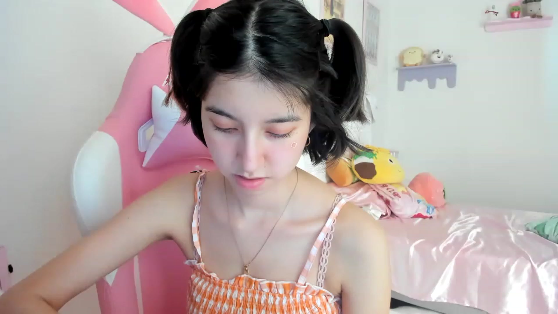 Gallery image thumbnail from Cherrycute666's myfreecams stream on, 06/18/2023, 24:02 image 20 of 20