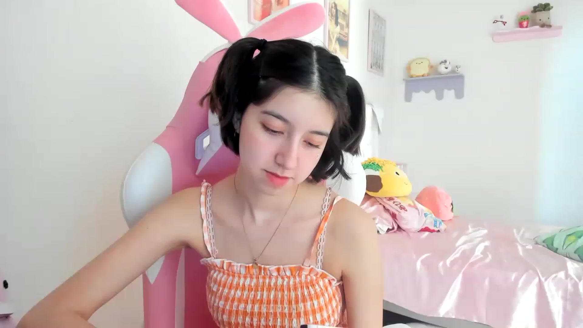 Gallery image thumbnail from Cherrycute666's myfreecams stream on, 06/18/2023, 24:02 image 2 of 20
