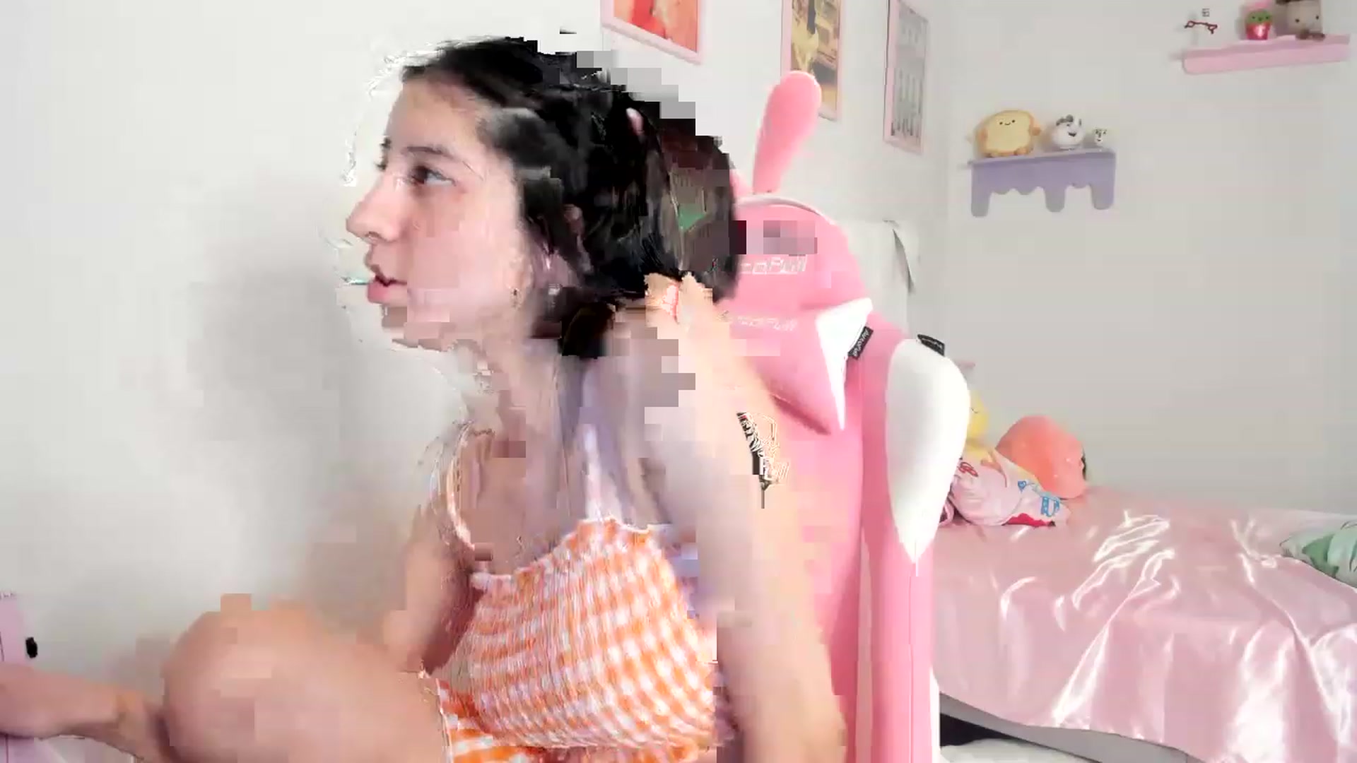 Gallery image thumbnail from Cherrycute666's myfreecams stream on, 06/18/2023, 24:45 image 20 of 20