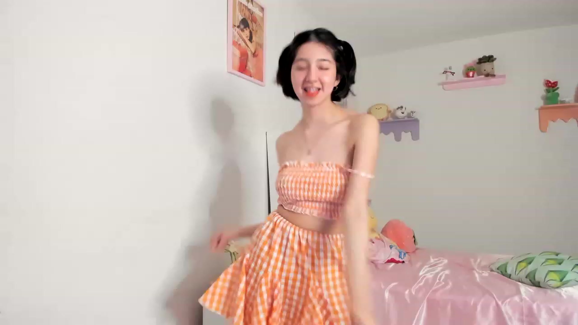 Gallery image thumbnail from Cherrycute666's myfreecams stream on, 06/18/2023, 05:57 image 1 of 20