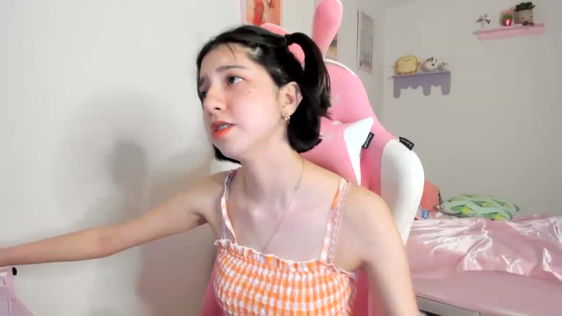 Gallery image thumbnail from Cherrycute666's myfreecams stream on, 06/18/2023, 05:57 image 20 of 20