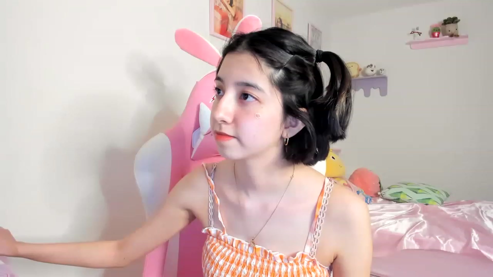 Gallery image thumbnail from Cherrycute666's myfreecams stream on, 06/18/2023, 05:57 image 16 of 20