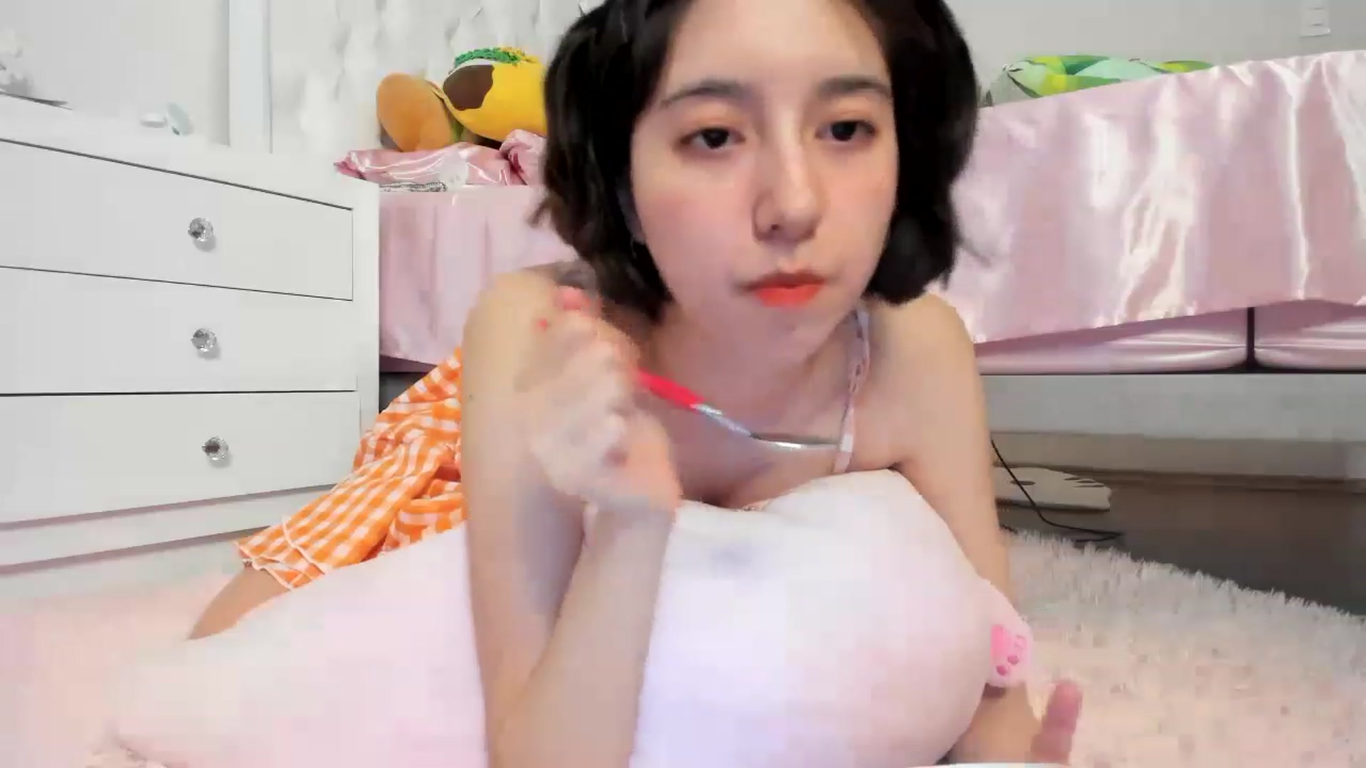 Gallery image thumbnail from Cherrycute666's myfreecams stream on, 06/18/2023, 05:57 image 5 of 20