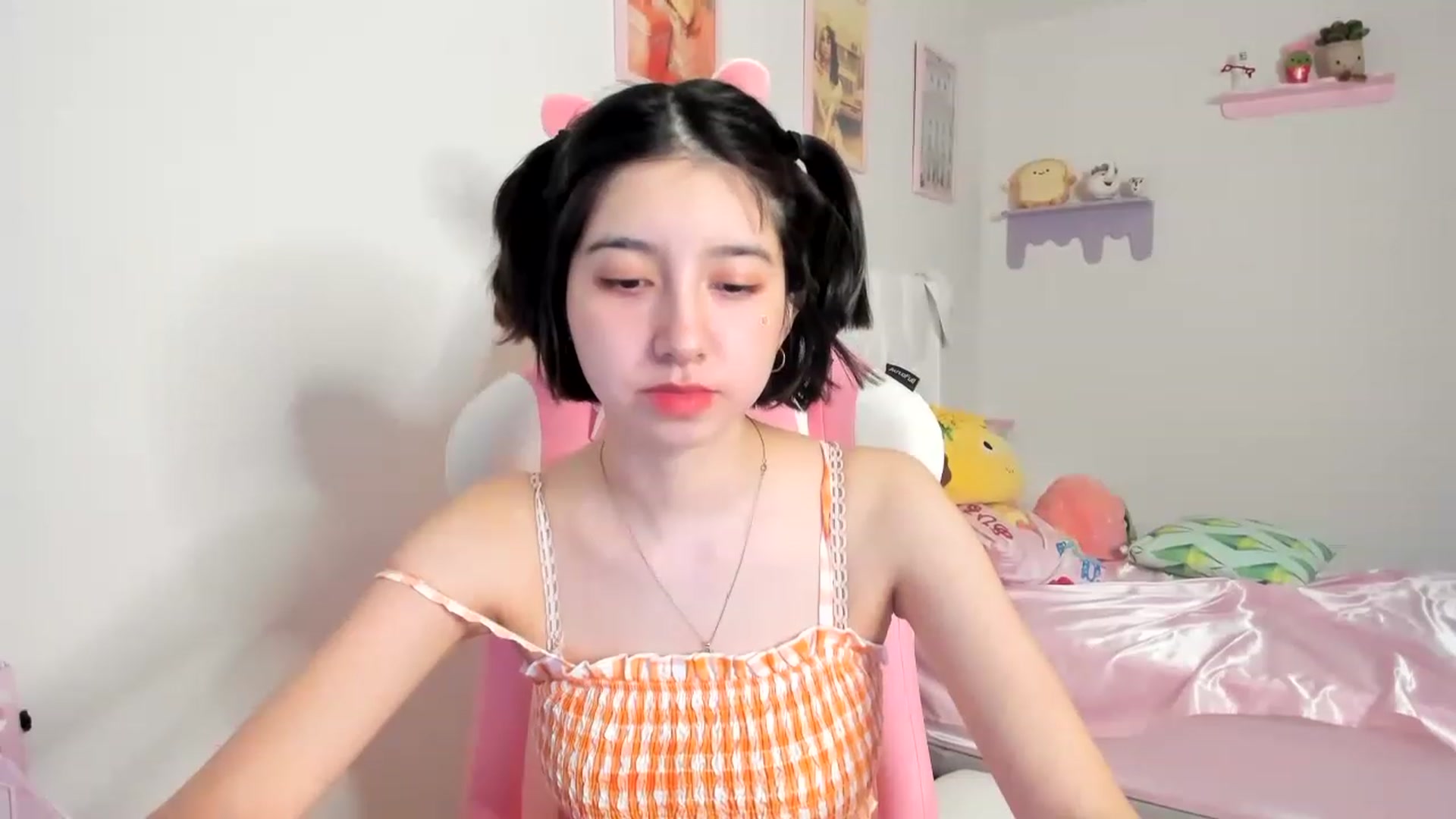 Gallery image thumbnail from Cherrycute666's myfreecams stream on, 06/18/2023, 05:57 image 19 of 20
