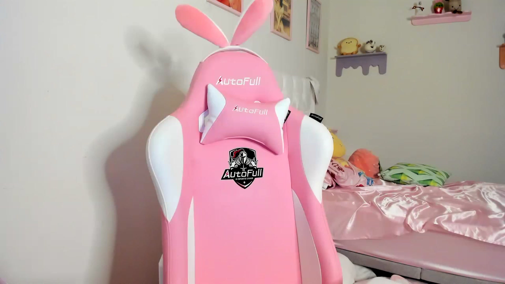 Gallery image thumbnail from Cherrycute666's myfreecams stream on, 06/18/2023, 07:59 image 20 of 20