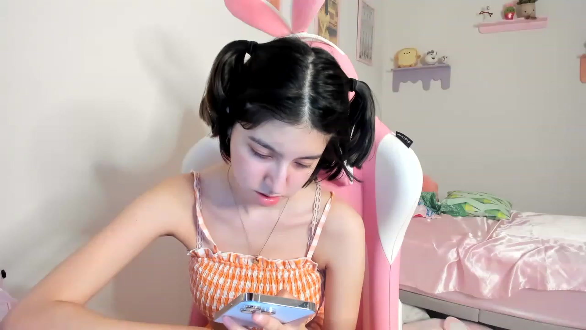 Gallery image thumbnail from Cherrycute666's myfreecams stream on, 06/18/2023, 10:09 image 17 of 20
