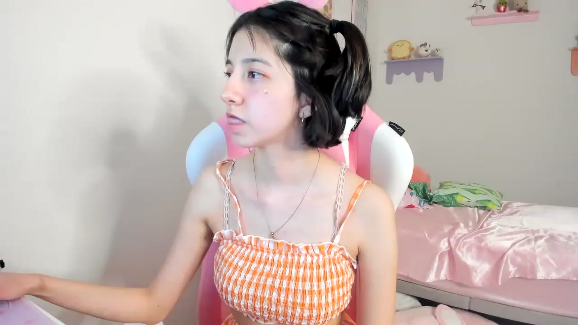 Gallery image thumbnail from Cherrycute666's myfreecams stream on, 06/18/2023, 10:09 image 13 of 20