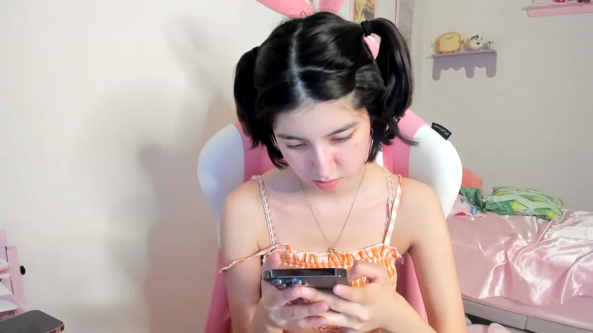 Gallery image thumbnail from Cherrycute666's myfreecams stream on, 06/18/2023, 10:09 image 20 of 20